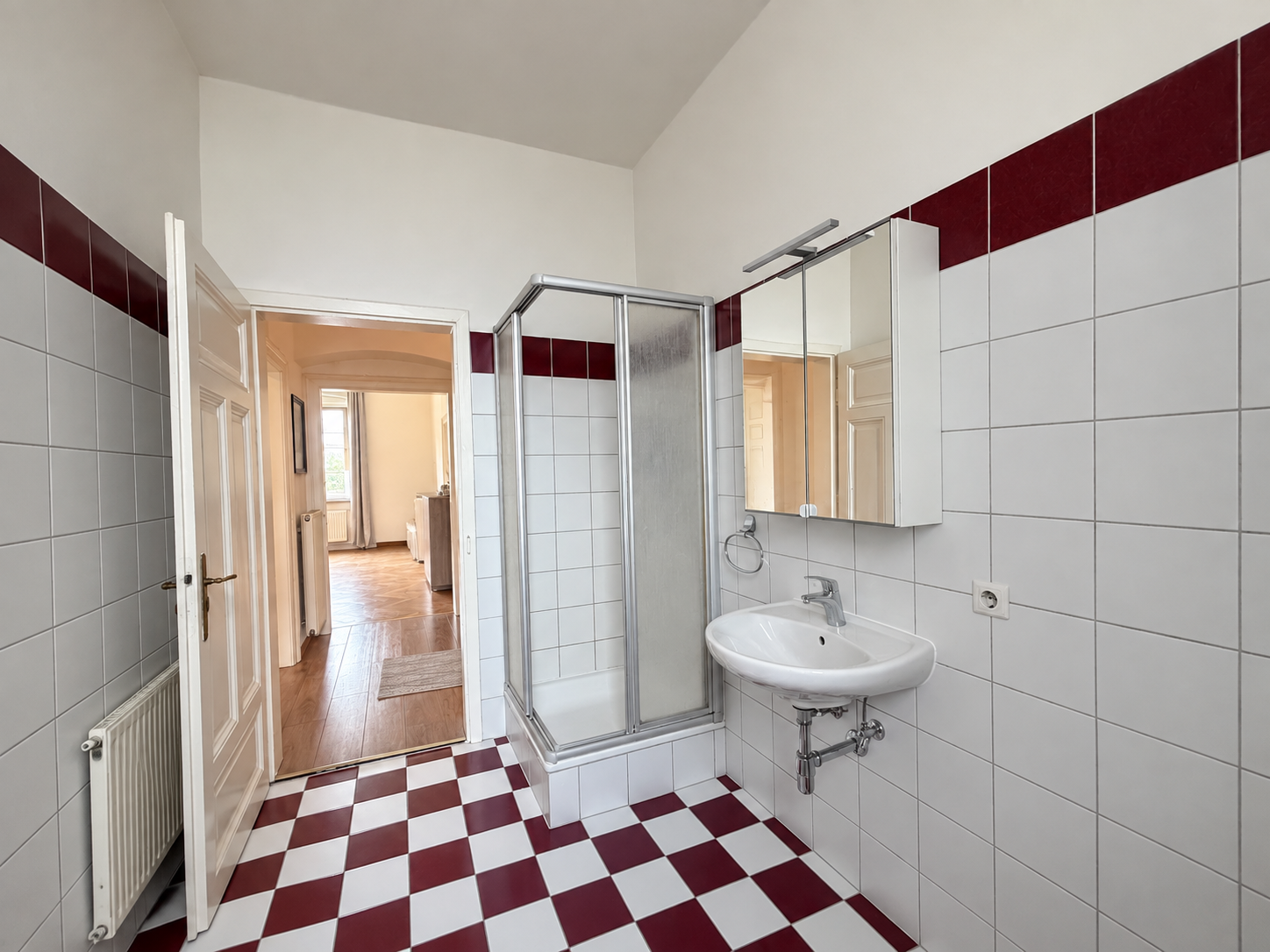 Exklusive Lage: sanierte 3-Zimmer-Altbauwohnung direkt neben der Klinik /  / 6020&nbsp;Innsbruck / Bild 0