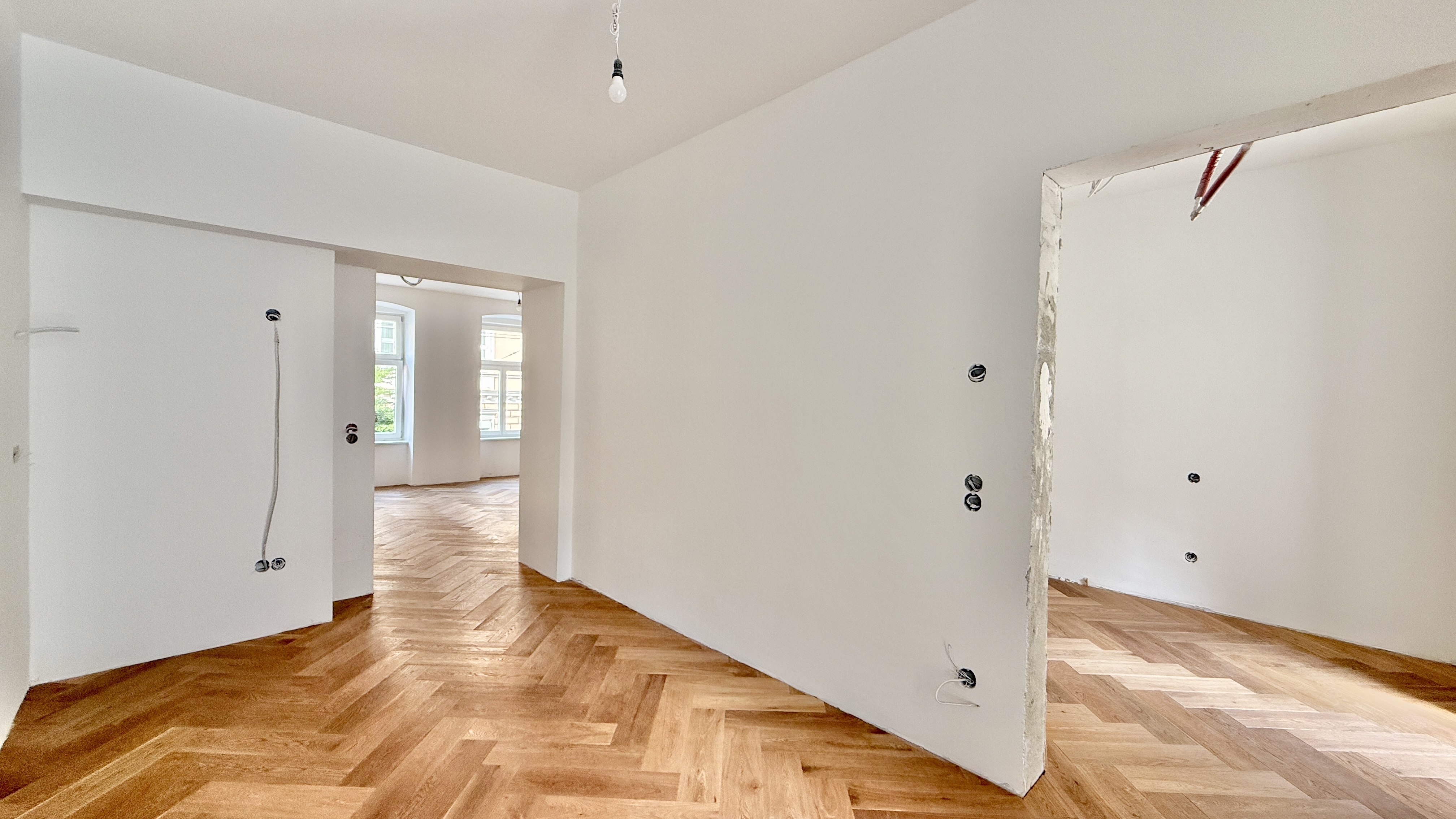 Ca. 29 m Auenflche sdlich ausgerichtet I Erstbezug nach Kernsanierung I U-Bahn Nhe I Luftwrmepumpe inkl. Khlung I  /  / 1160 Wien / Bild 4