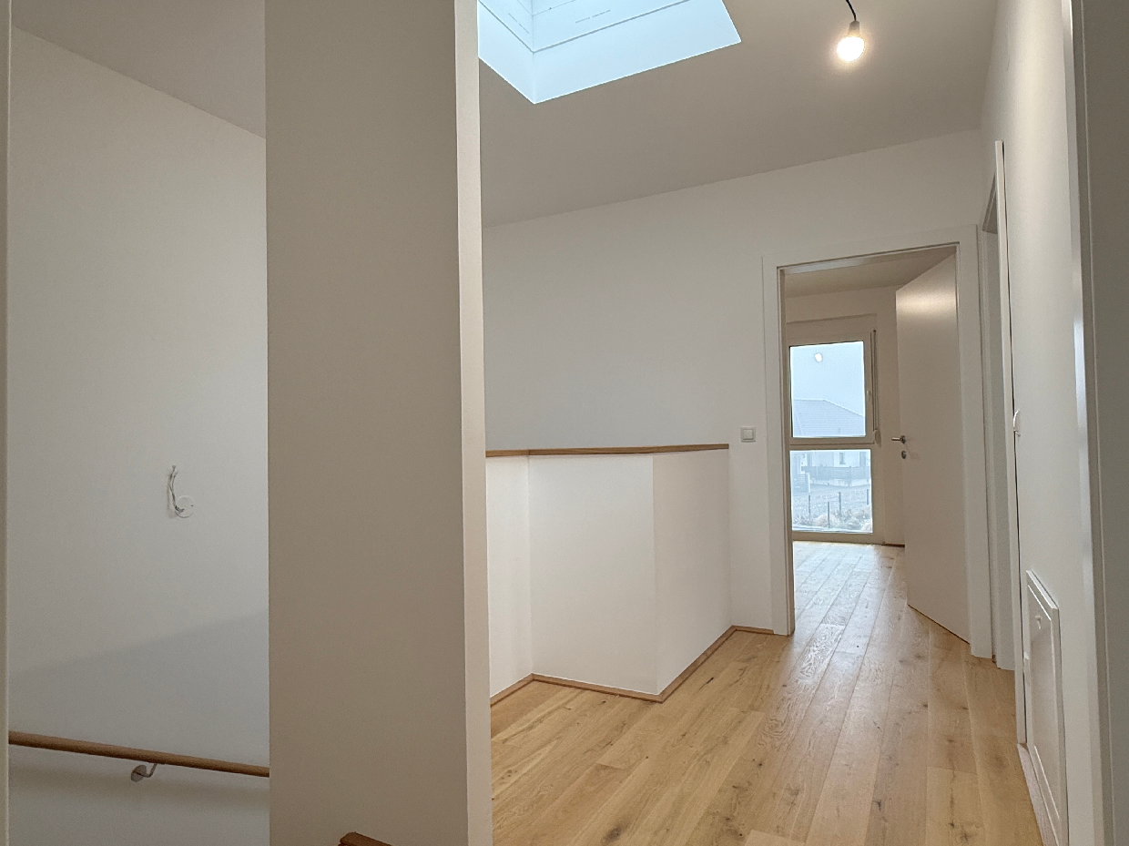 Bezugsfertig I ca. 100m� Garten I Stellpl�tze vor der T�r I Luftw�rmepumpe I Mietkaufoption /  / 3591&nbsp;Altenburg / Bild 2