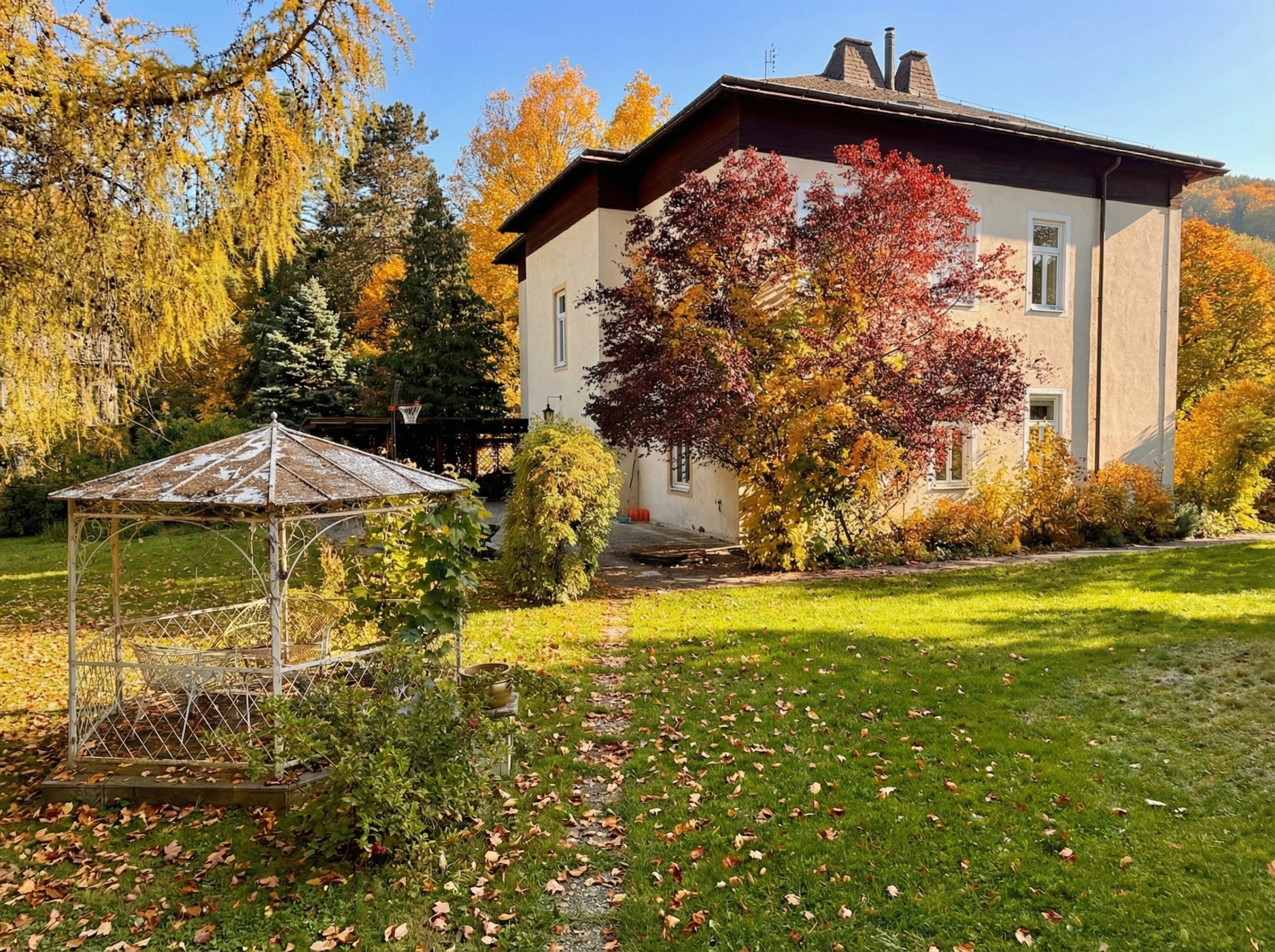 Innenausbau steht kurz bevor I Altbau kernsaniert I Sauna I Pool I Lift I Fu�bodenheizung mittels neuer Luftw�rmepumpe I 