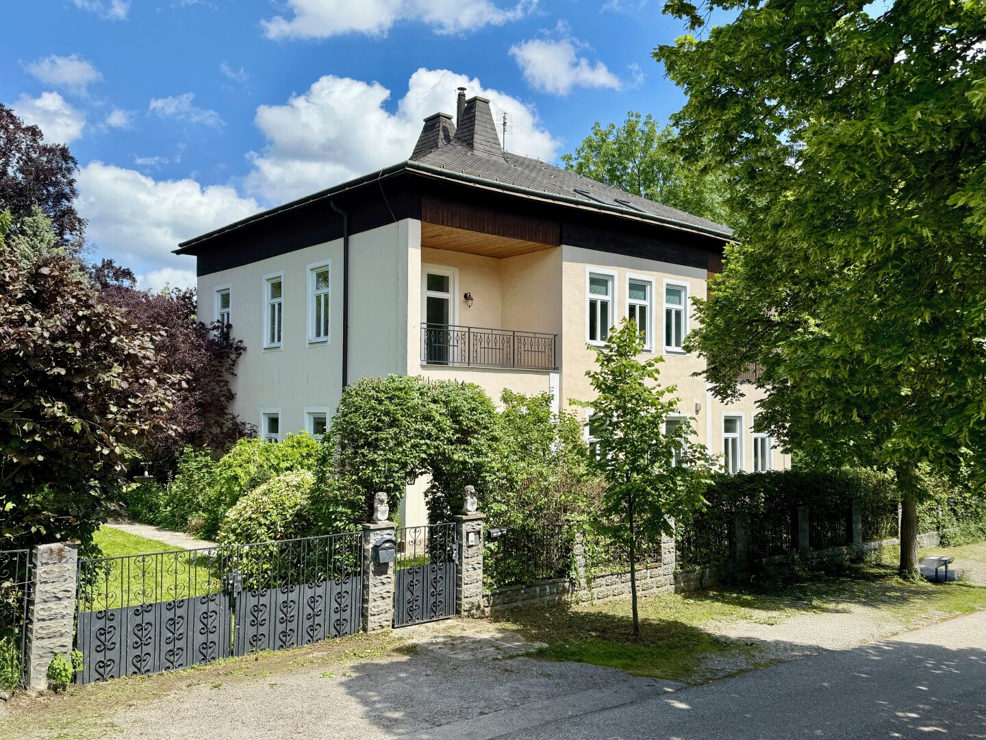 Innenausbau steht kurz bevor I Altbau kernsaniert I Sauna I Lift I Fu�bodenheizung mittels neuer Luftw�rmepumpe I 
