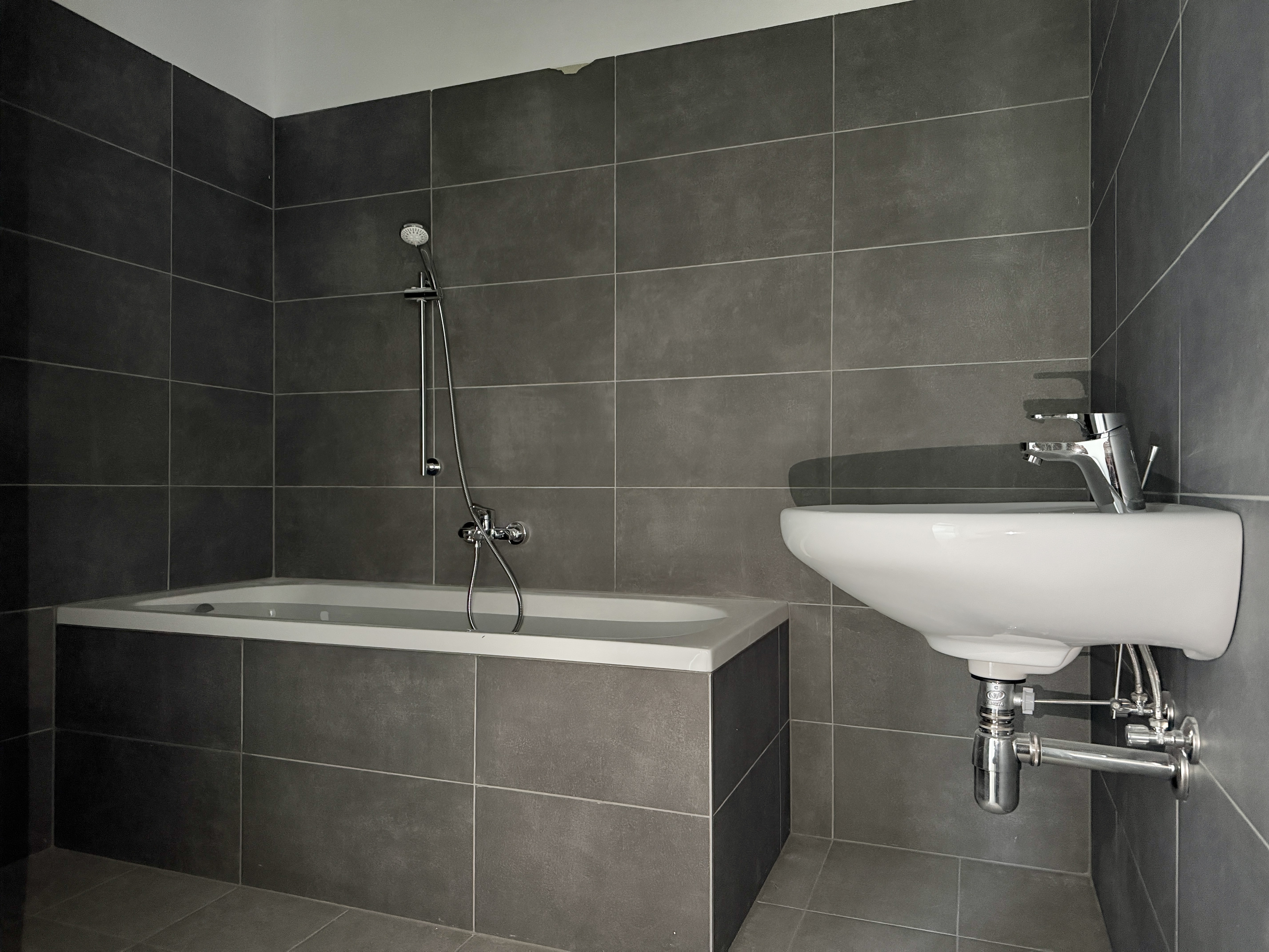 ERSTBEZUG: DG I Nhe U3 & S-Bahn I Auenflche ohne direkten Gegenber I Fubodenheizung, Luftwrmepumpe, Lift u.v.m. /  / 1160 Wien / Bild 4