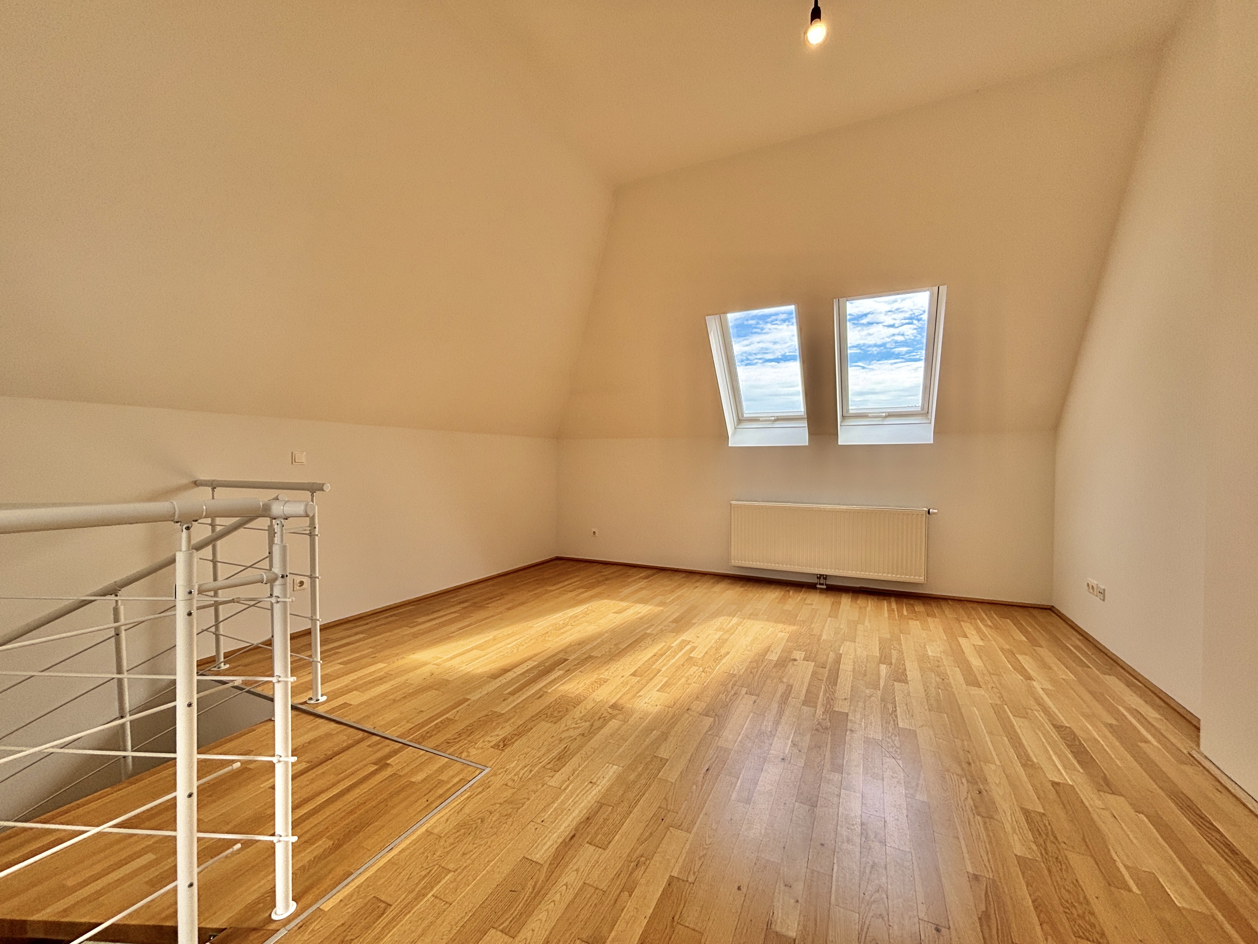 Adventsaktion: Provisionsfrei! Dachterrasse mit Blick auf die Burgruine Rauhenstein | Wohnung verteilt auf 2 Ebenen I Lift I Stellplatz /  / 2500 Baden / Bild 2