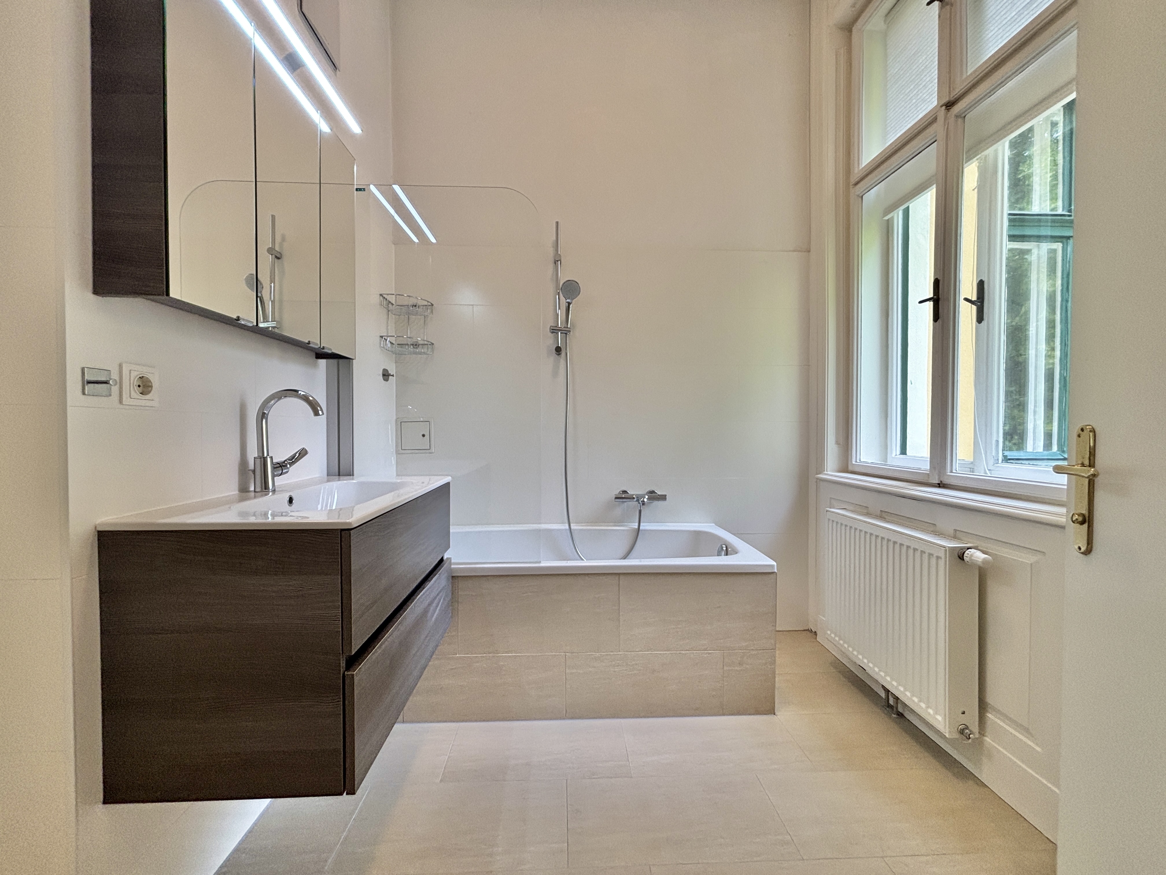 Adventsaktion:PROVISIONSFREI I Dachterrasse mit Blick auf die Burgruine Rauhenstein | Stellpltze verfgbar I freier Mietzins I  /  / 2500 Baden / Bild 5