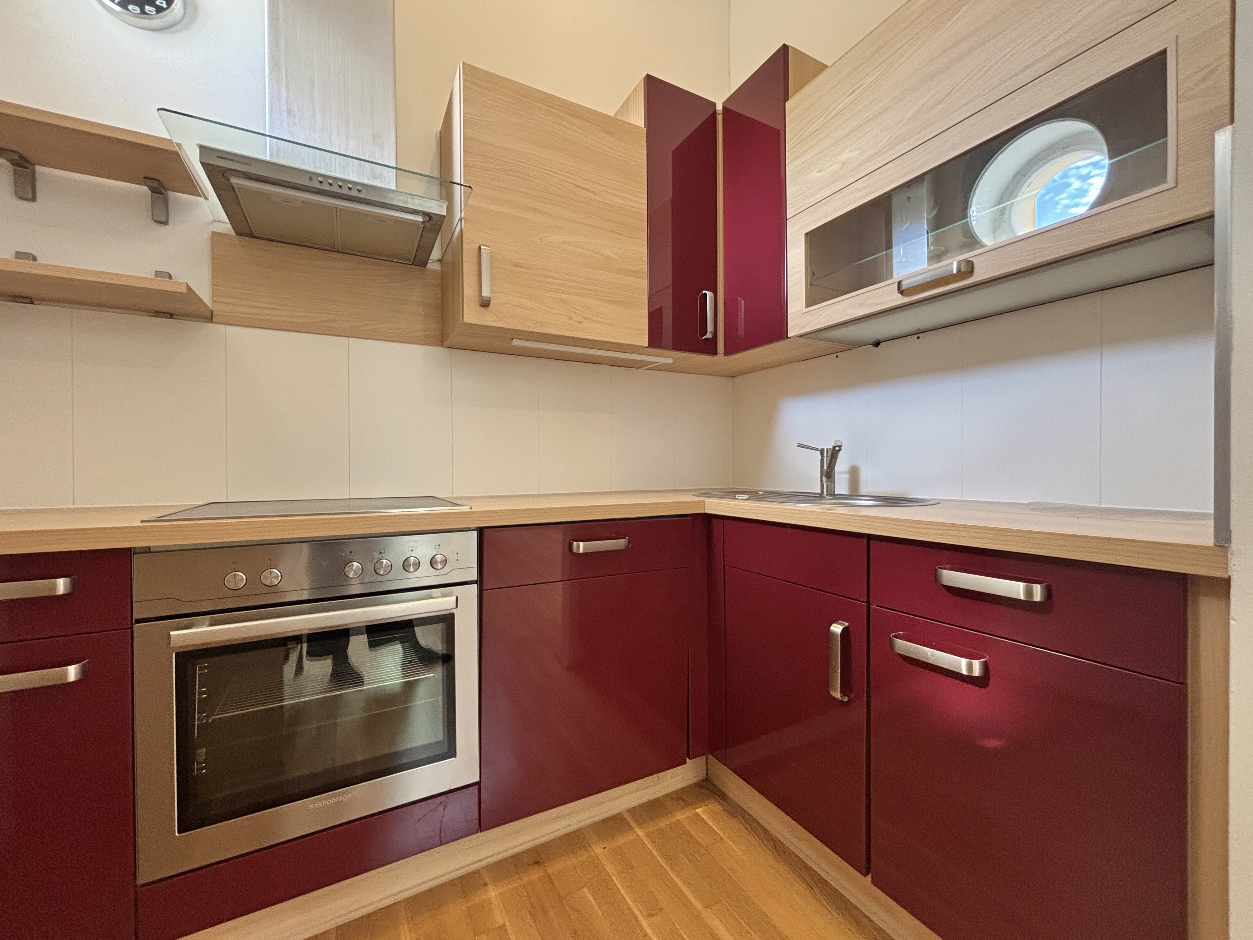 Adventsaktion:PROVISIONSFREI I Dachterrasse mit Blick auf die Burgruine Rauhenstein | Stellpltze verfgbar I freier Mietzins I  /  / 2500 Baden / Bild 6