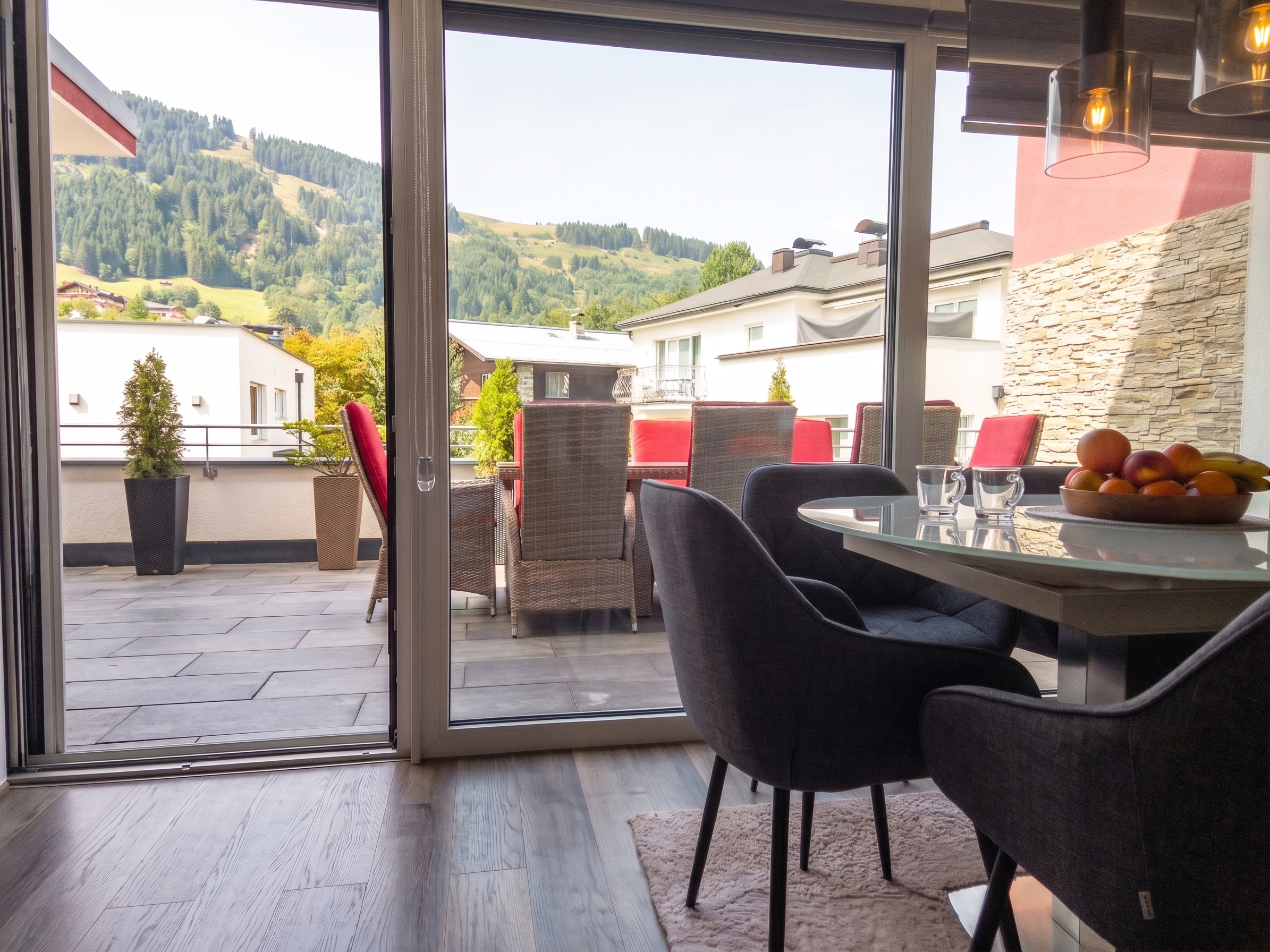 Neuwertiges Reihenhaus mit f�nf Zimmern und XXL-Aussichtsterrasse in Saalfelden - Digitales Bieterverfahren /  / 5760&nbsp;Saalfelden am Steinernen Meer / Bild 3