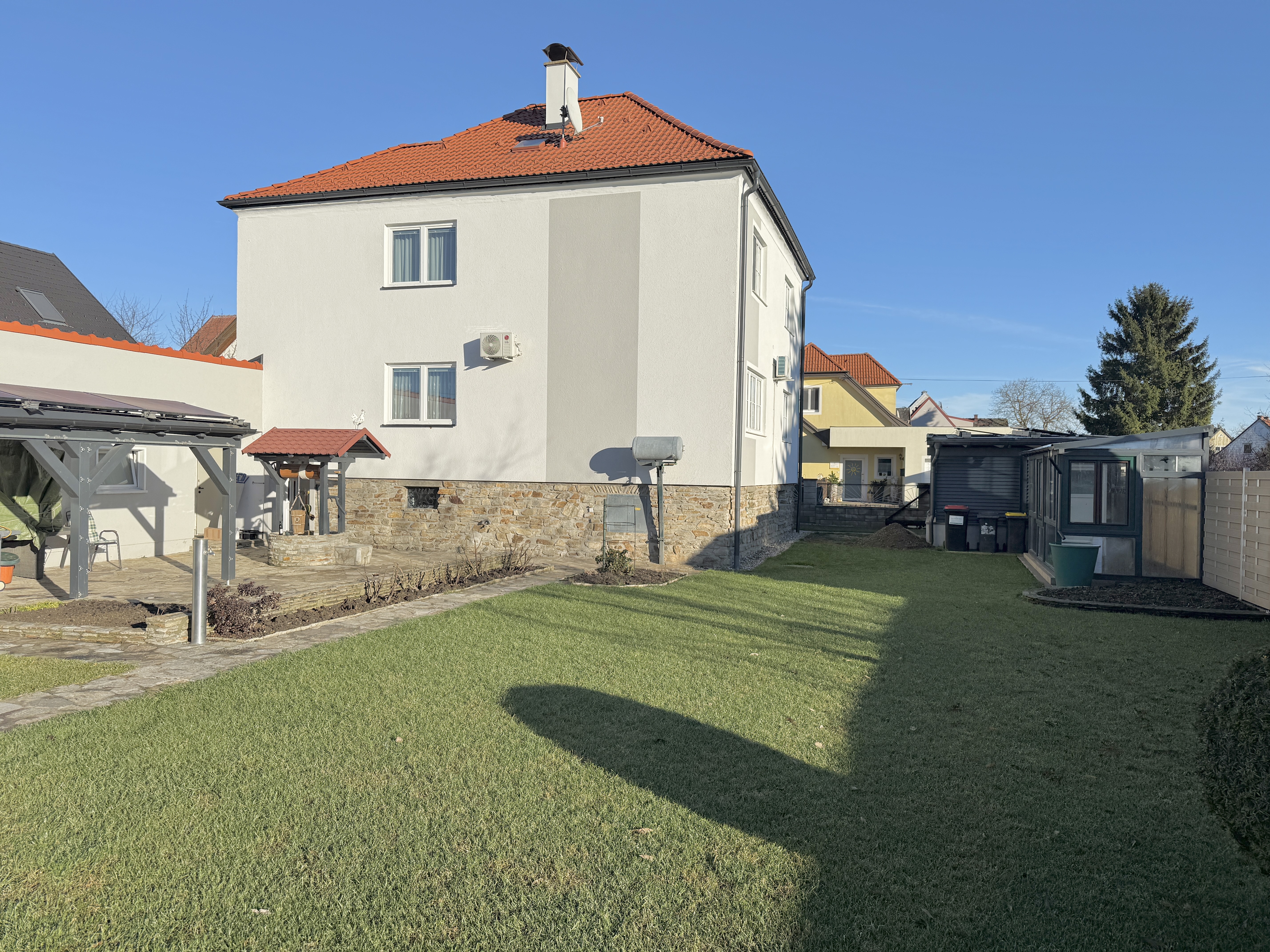 Saniertes Einfamilienhaus mit Solaranlage, Photovoltaik, Pool, Erdw�rme, Fu�bodenheizung u.v.m.!  /  / 3751&nbsp;Sigmundsherberg / Bild 1