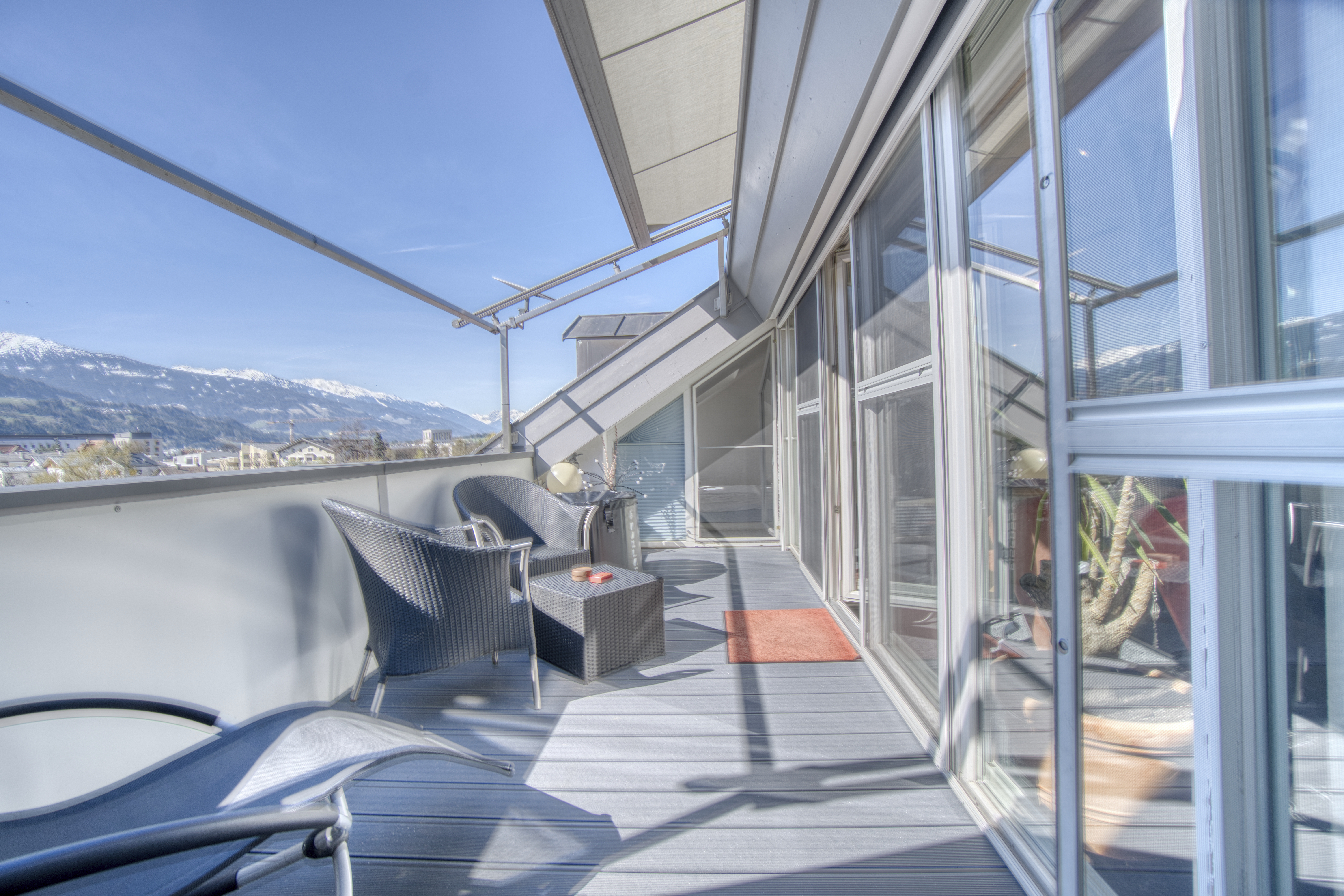 Charmante 4 Zimmer Dachgeschosswohnung mit Terrasse und Bergblick in Schwaz /  / 6130&nbsp;Schwaz / Bild 3