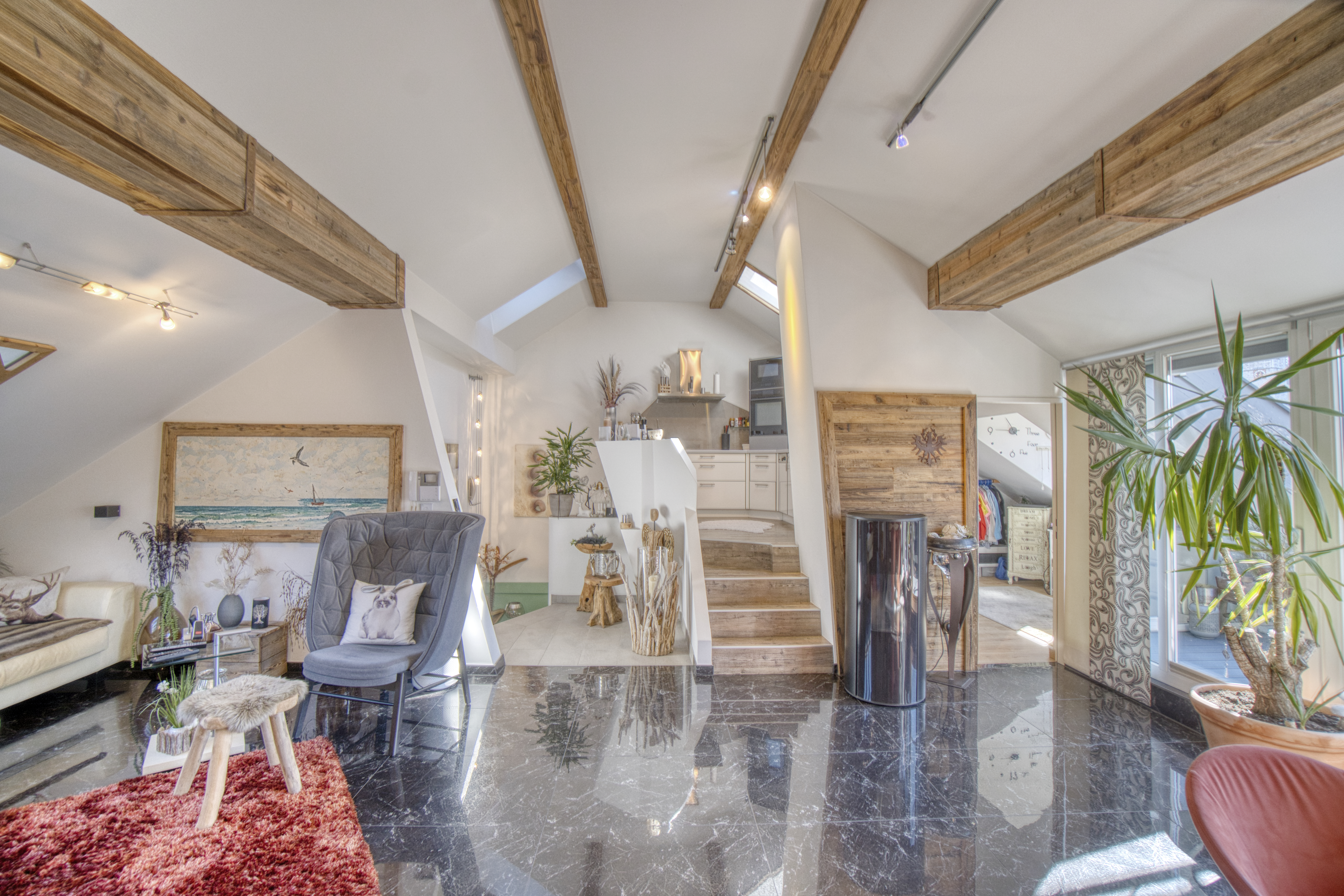 Charmante 4 Zimmer Dachgeschosswohnung mit Terrasse und Bergblick in Schwaz /  / 6130&nbsp;Schwaz / Bild 1