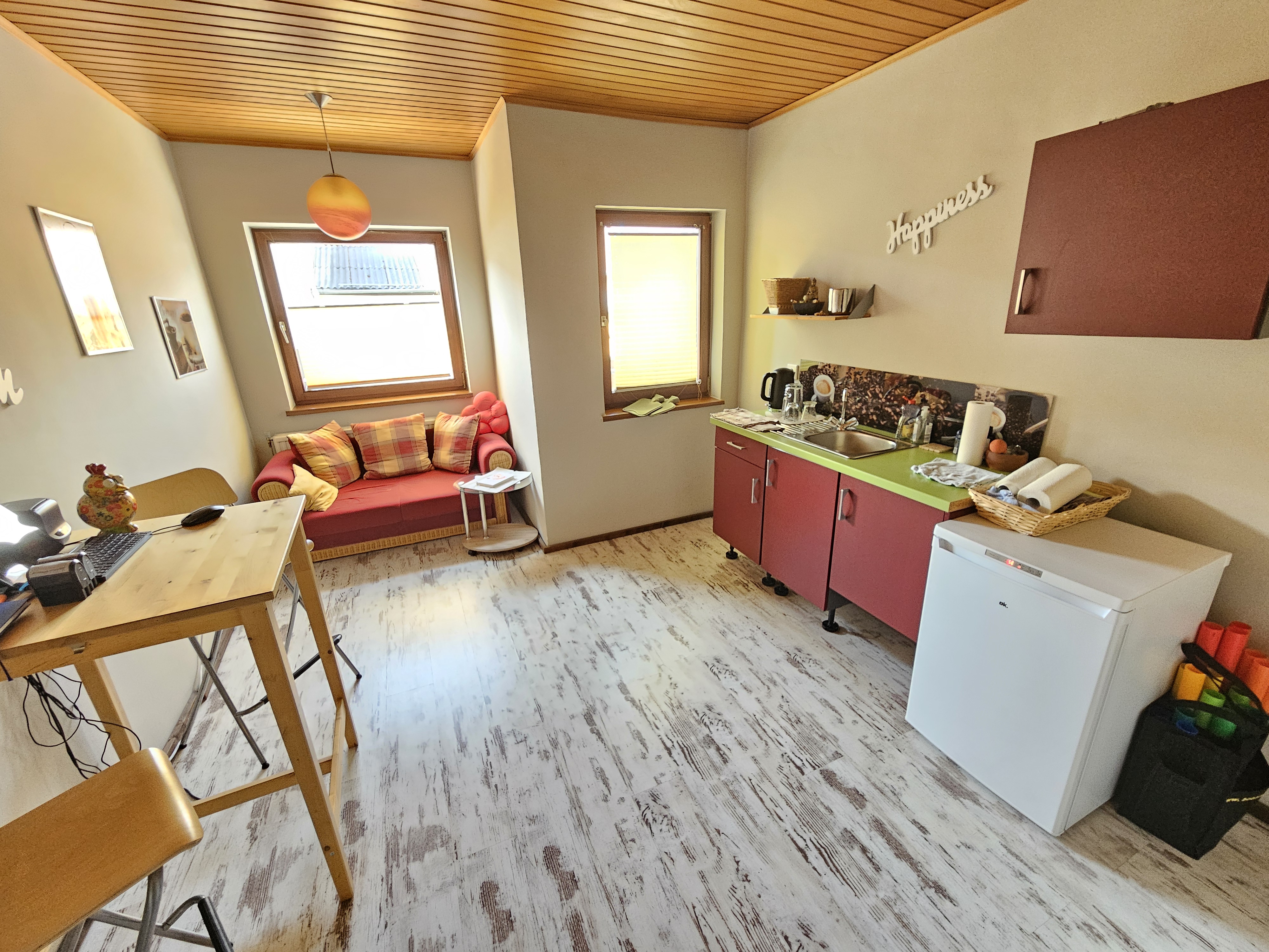Lichtdurchflutete 3 - Zimmer Wohnung mit separtem Eingang und Eigengarten in ruhiger Siedlungslage  /  / 8793&nbsp;Trofaiach / Bild 2