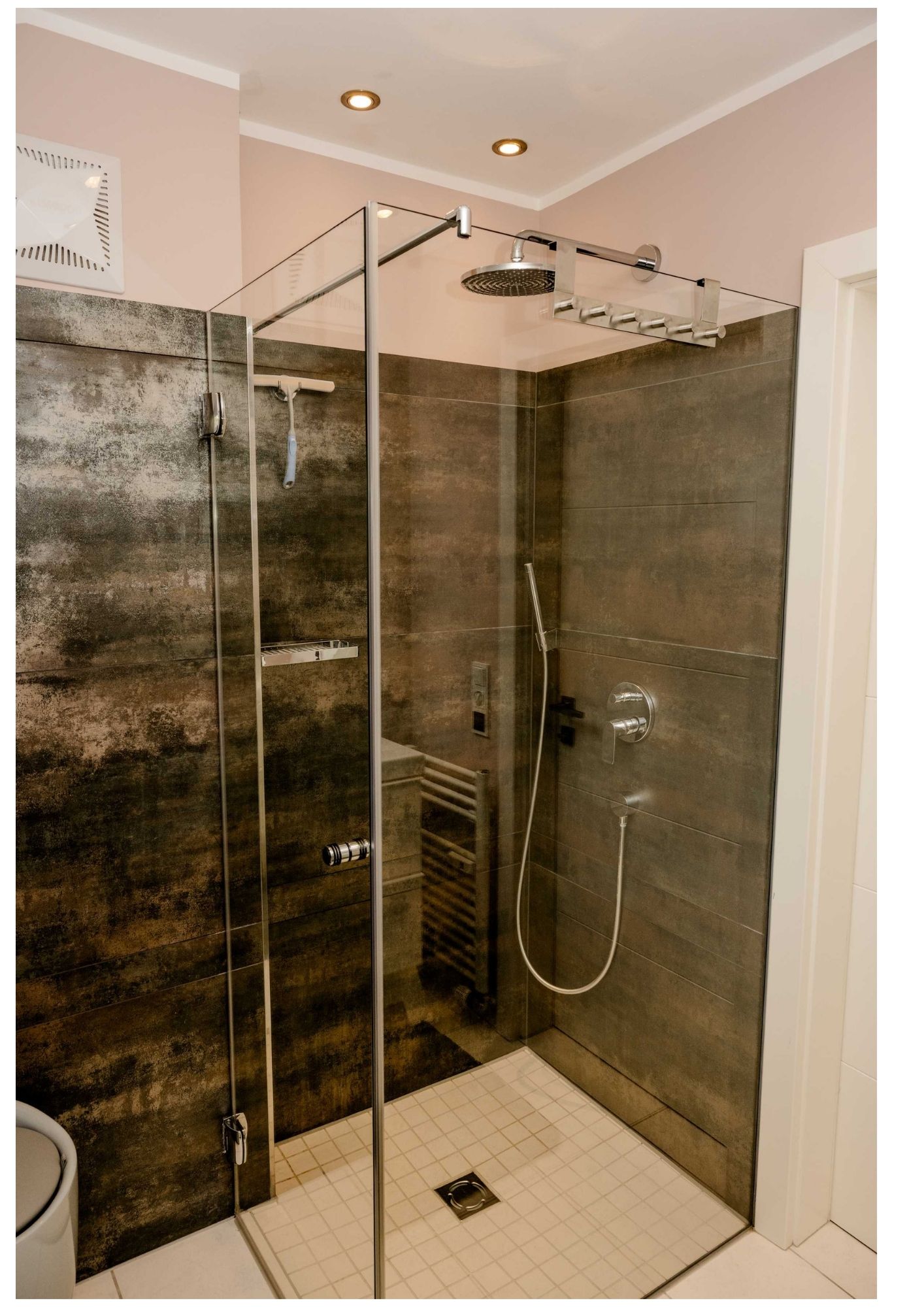 Exklusive sanierte Dachgeschosswohnung mit Balkon in Salzburg Aigen /  / 5026&nbsp;Salzburg / Bild 8