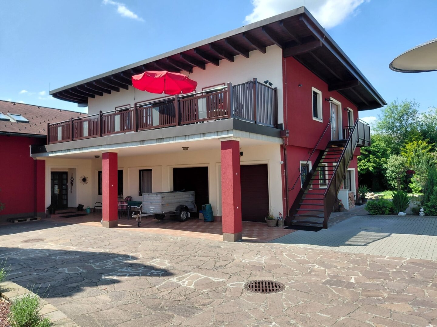 Neuwertige 3-Zimmer-Eigentumswohnung mit gro�er Terrasse & Garten