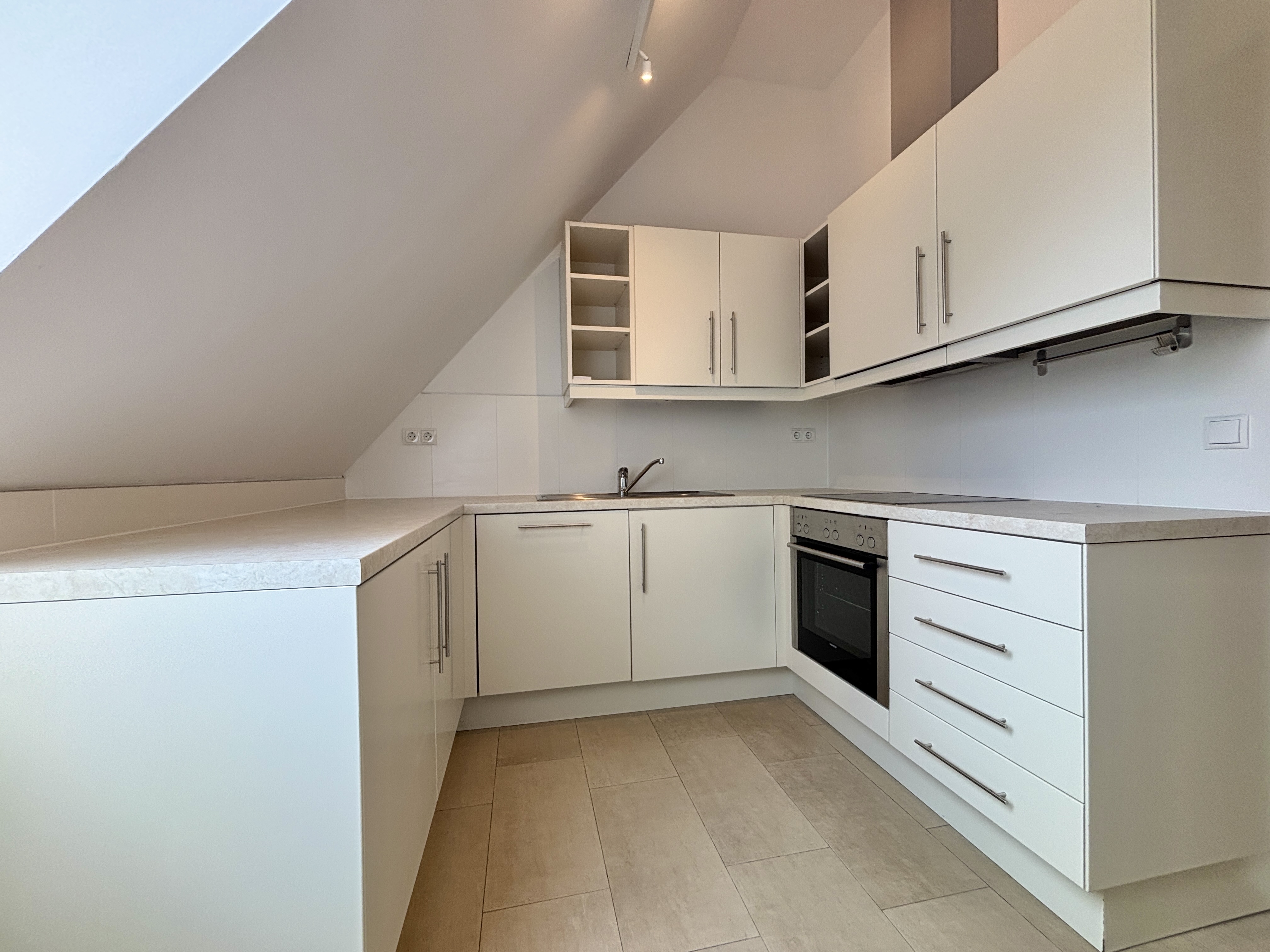 Adventsaktion: Provisionsfrei! Dachgeschoss-Turm-Wohnung in einer historischen Altbau-Villa mit 5 Meter Raumhhe | Lift I  /  / 2500 Baden / Bild 4