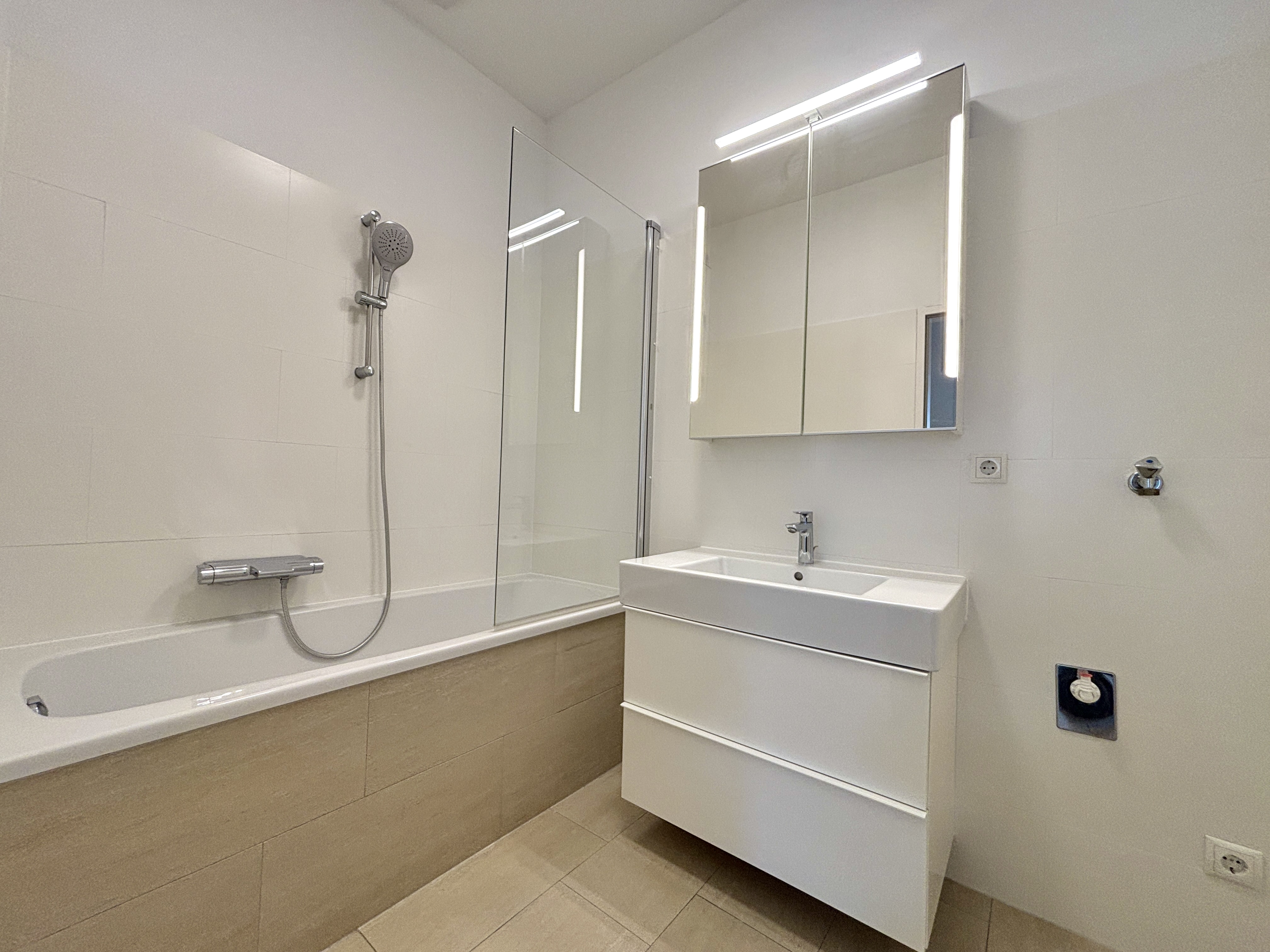 Adventsaktion: Provisionsfrei! Dachgeschoss-Turm-Wohnung in einer historischen Altbau-Villa mit 5 Meter Raumhhe | Lift I  /  / 2500 Baden / Bild 7