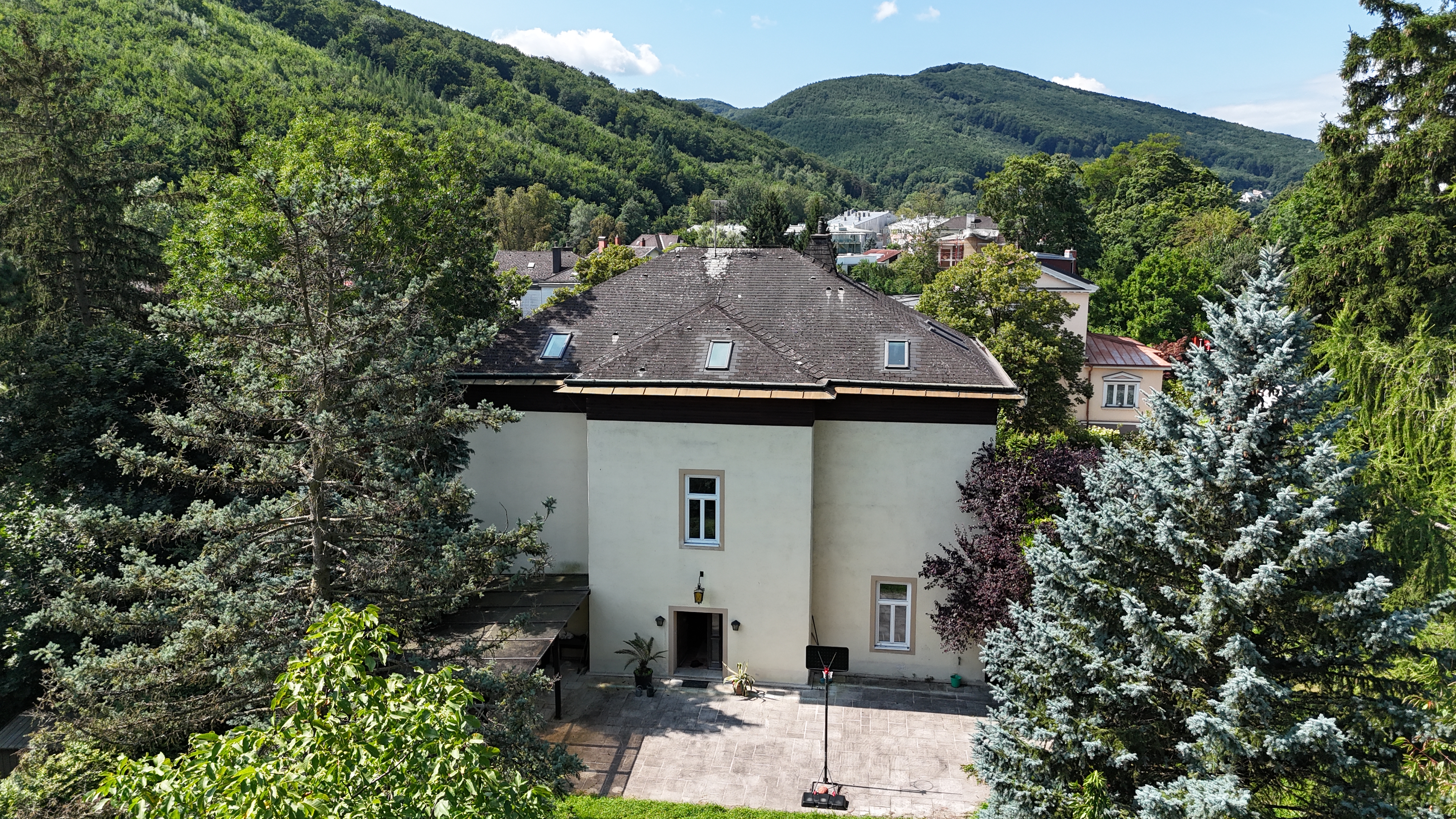 Mitten im Gr�nen & im Villenviertel: Erstbezug nach Kernsanierung, ca. 785 m� Au�enfl�che, beheizter Wintergarten, Sauna im Souterrain u.v.m.! /  / 3002&nbsp;Purkersdorf / Bild 1