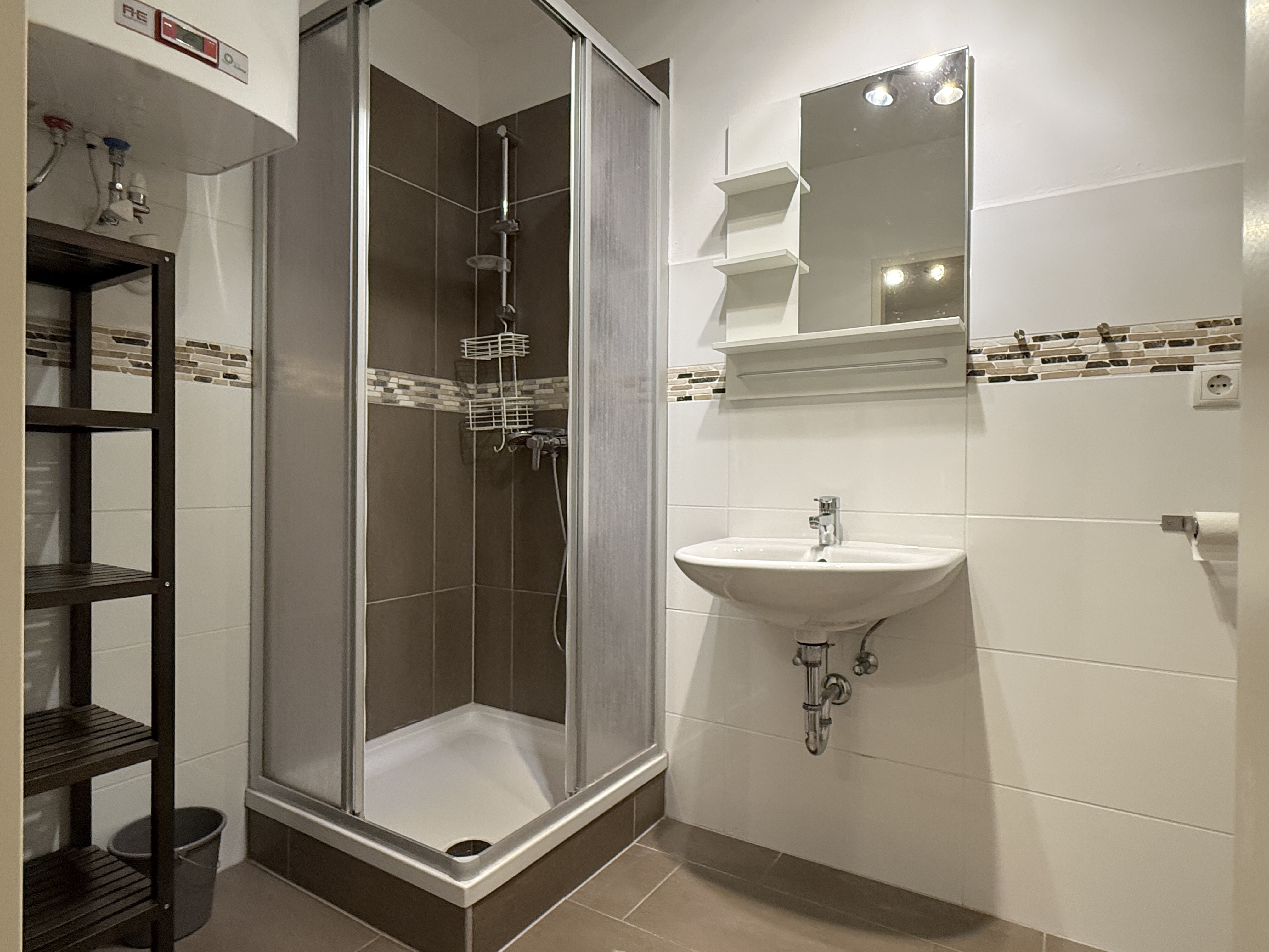 INVESTMENT-HIGHLIGHT: Historisches Renditeobjekt mit ca. 10% Rendite I Top-sanierter Ertragsbringer /  / 2320&nbsp;Schwechat / Bild 2