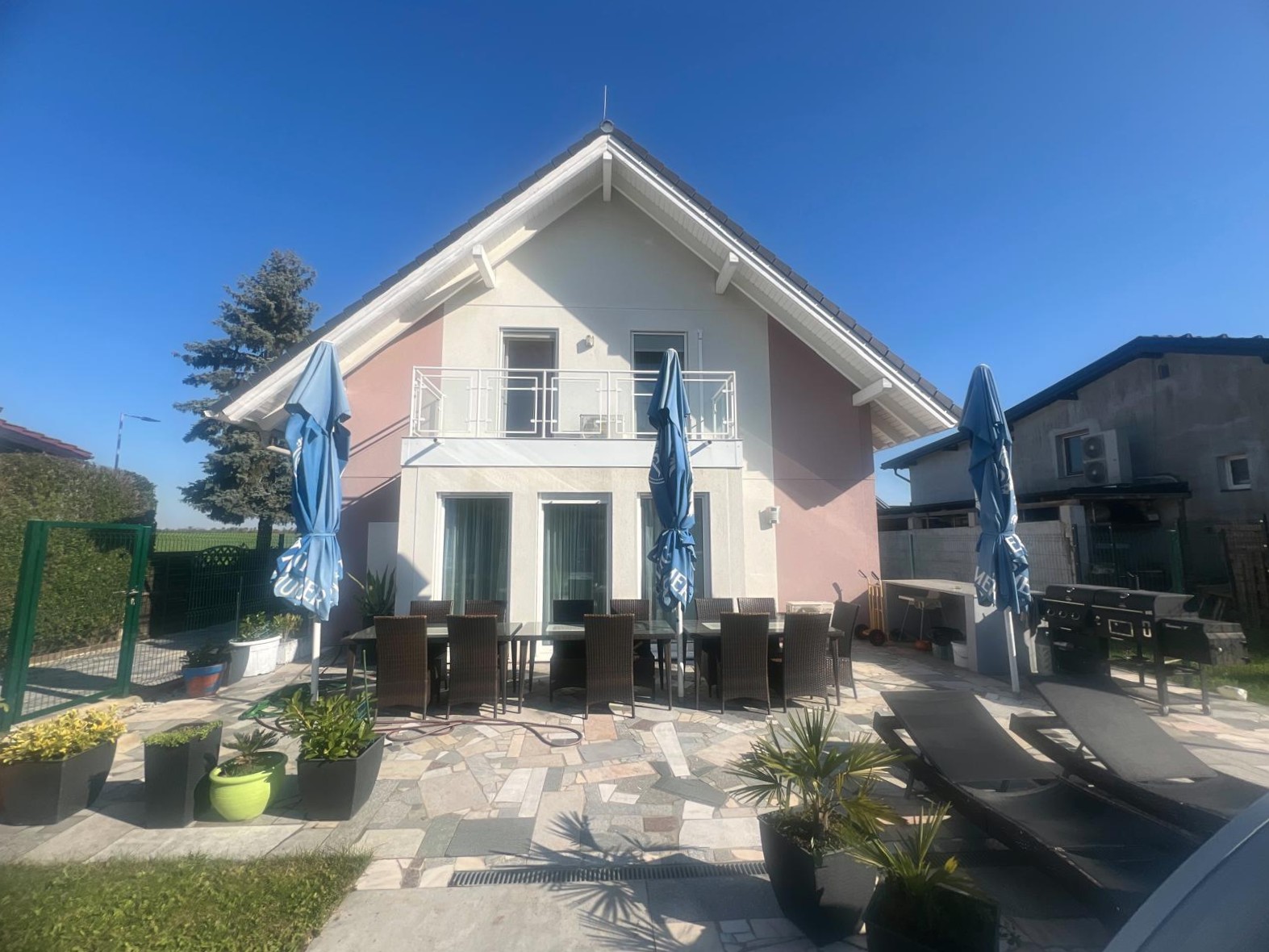 Attraktives Einfamilienhaus in G�nserndorf mit Pool