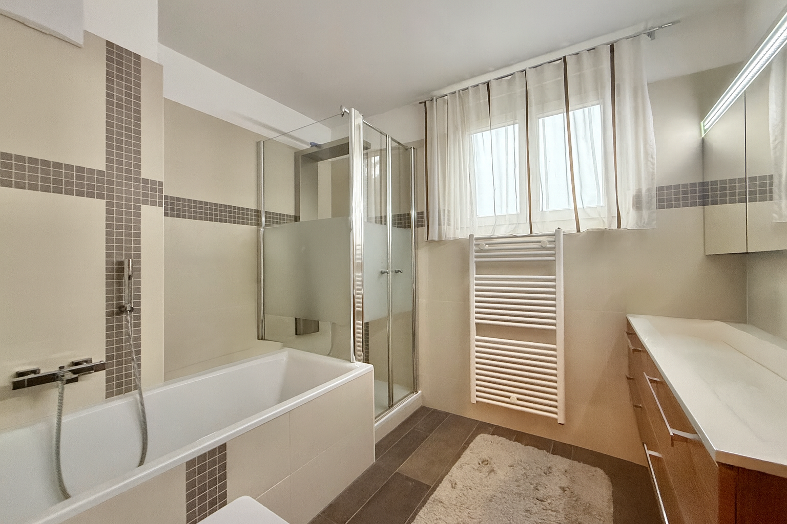 Naturnah & TOP Anbindung I Familienidylle auf 4 Etagen in Essling I ca. 209m� benutzbare Fl�che I Kamin /  / 1220&nbsp;Wien / Bild 4