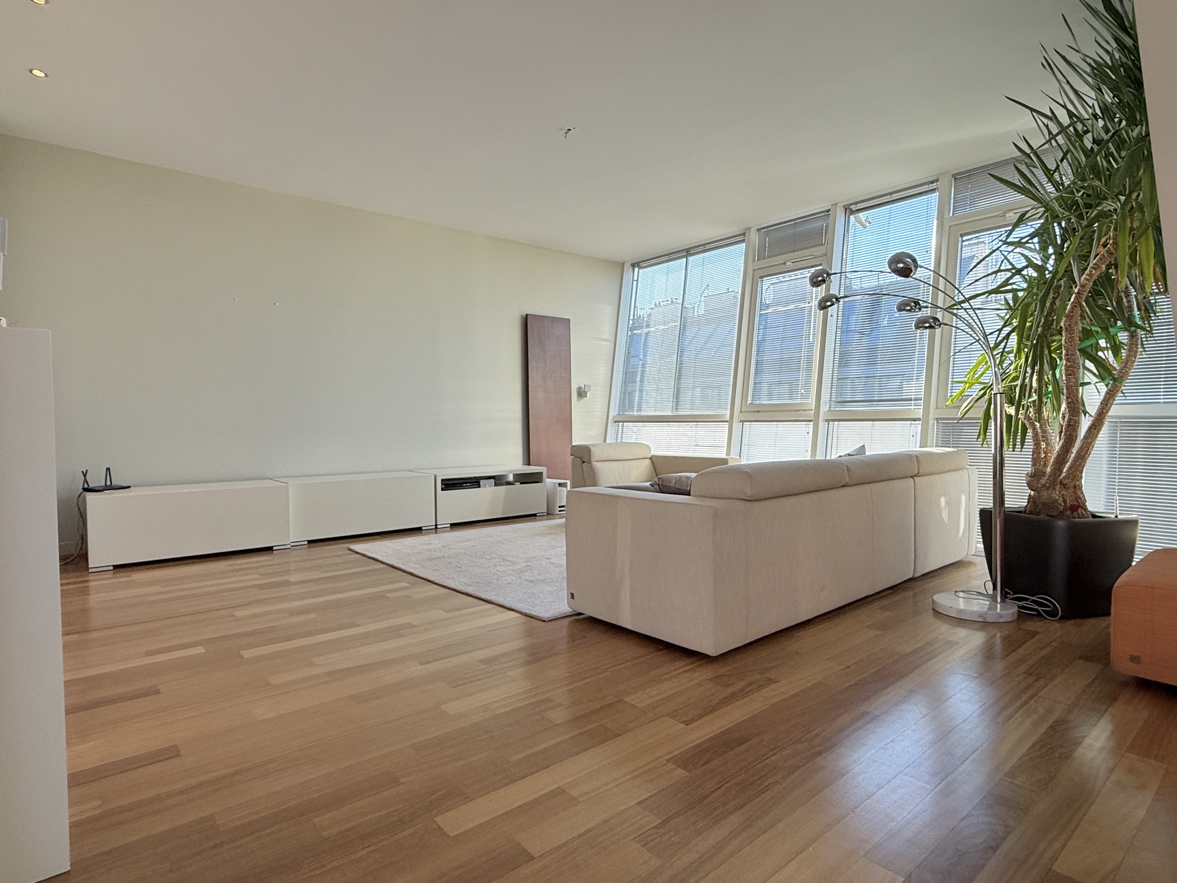 Dachgarten/terrasse mit Blick �ber Wien I Johann Strau� Gasse I Stellpl�tze im Haus verf�gbar I  /  / 1040&nbsp;Wien / Bild 3