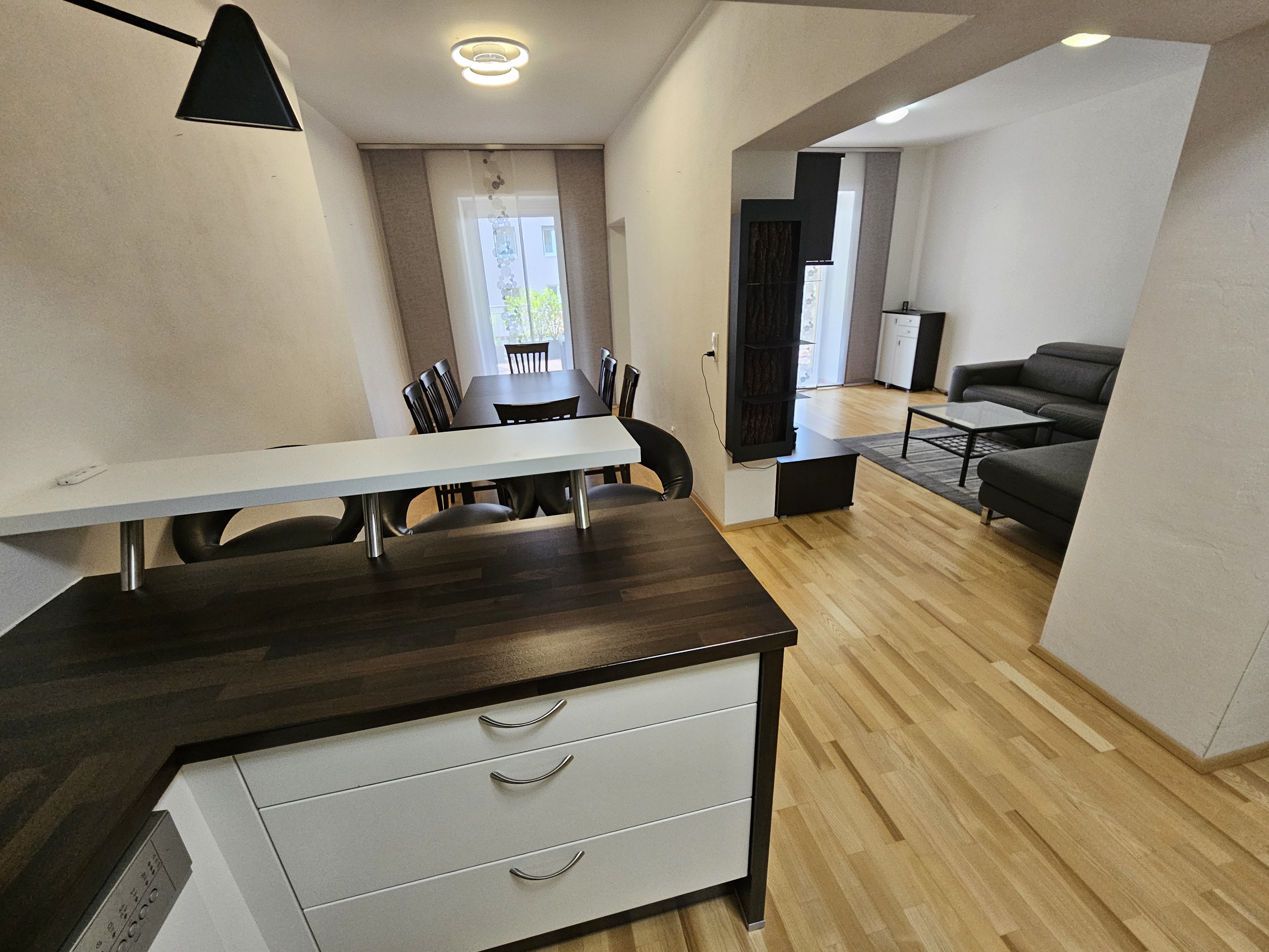 Familienhit! Traumhafte 4 - Zimmer Wohnung mit 63 m� s�dseitiger Terrasse und Carport  /  / 8700&nbsp;Leoben / Bild 2