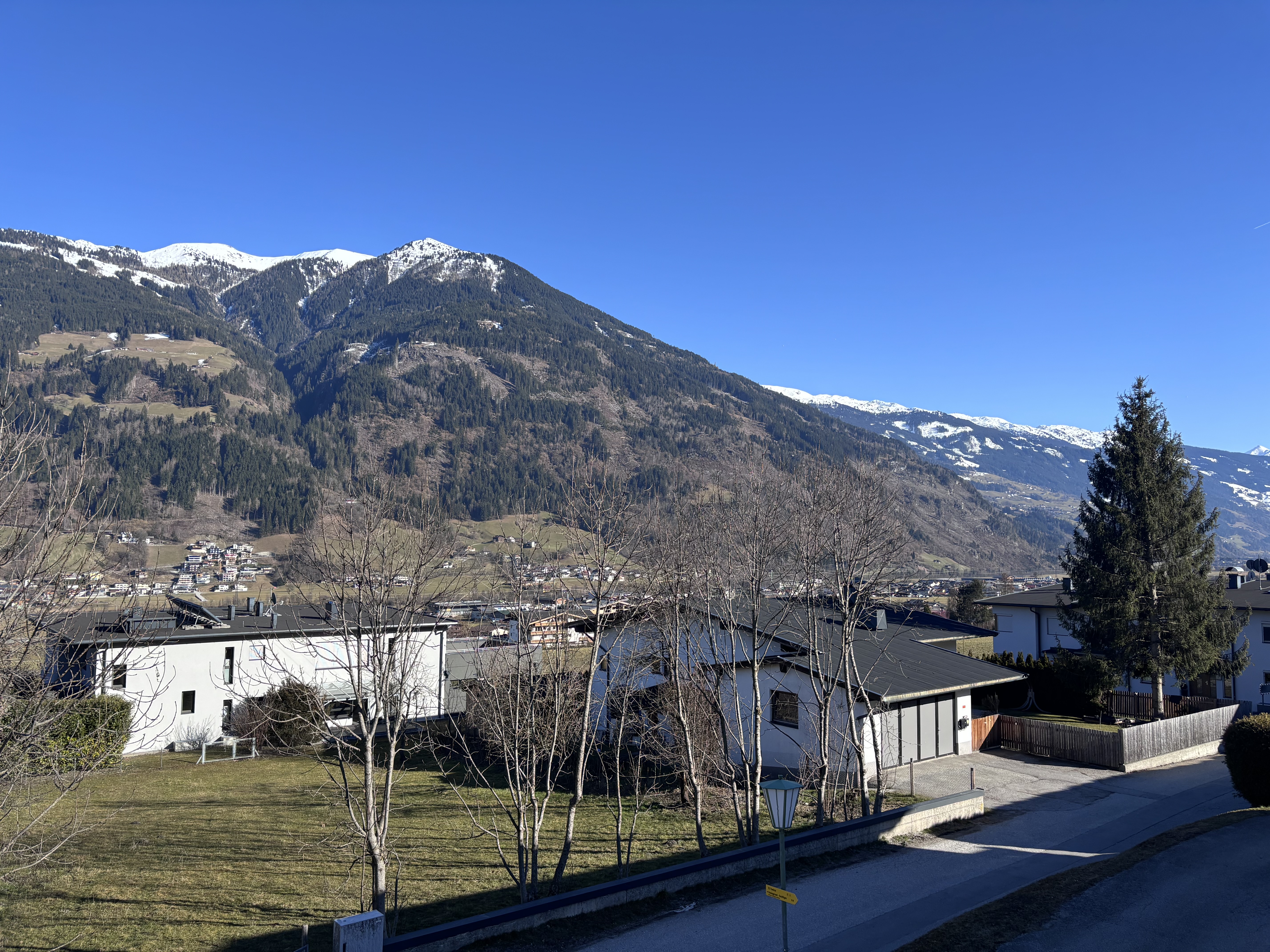 Helle 3 Zimmer Wohnung mit Balkon und Garage in ruhiger Lage in F�gen /  / 6263&nbsp;F�gen / Bild 1