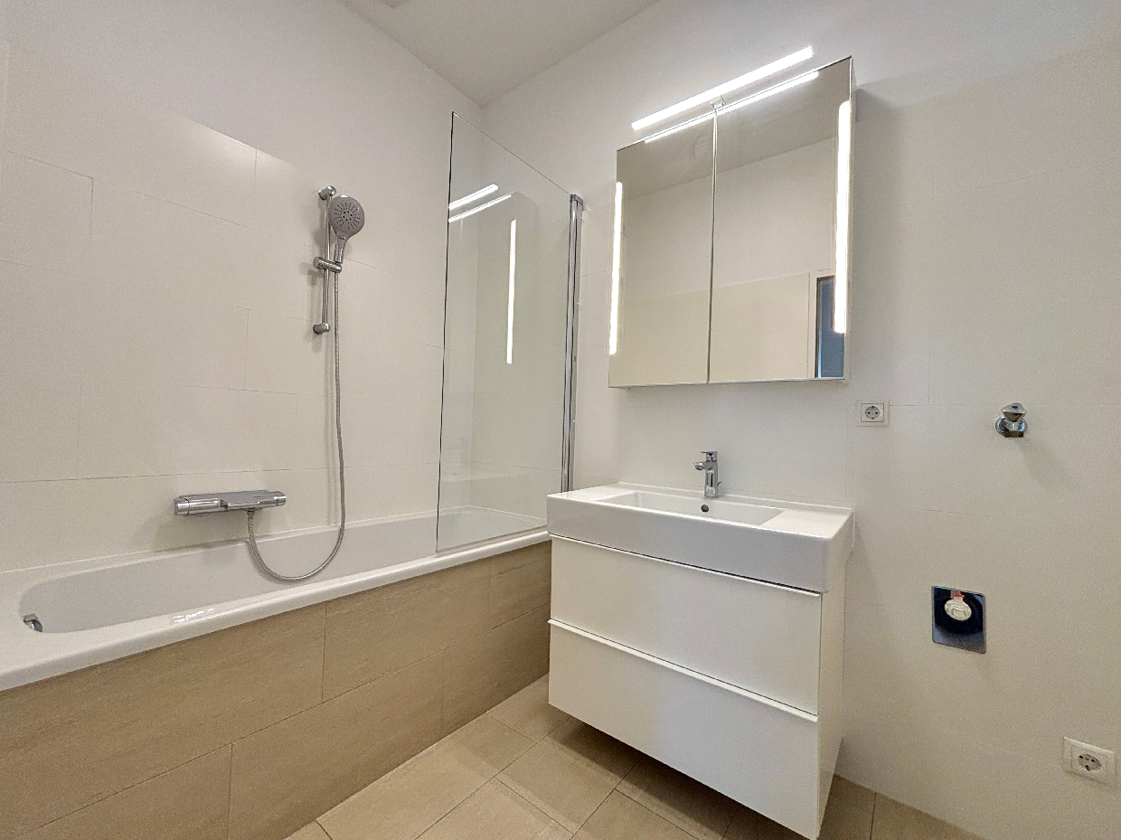 Historische Villa mit 3 DG-Einheiten inkl. Terrassen I 2012 DG Ausbau inkl. Lift I Gr�nlage /  / 2500&nbsp;Baden / Bild 1