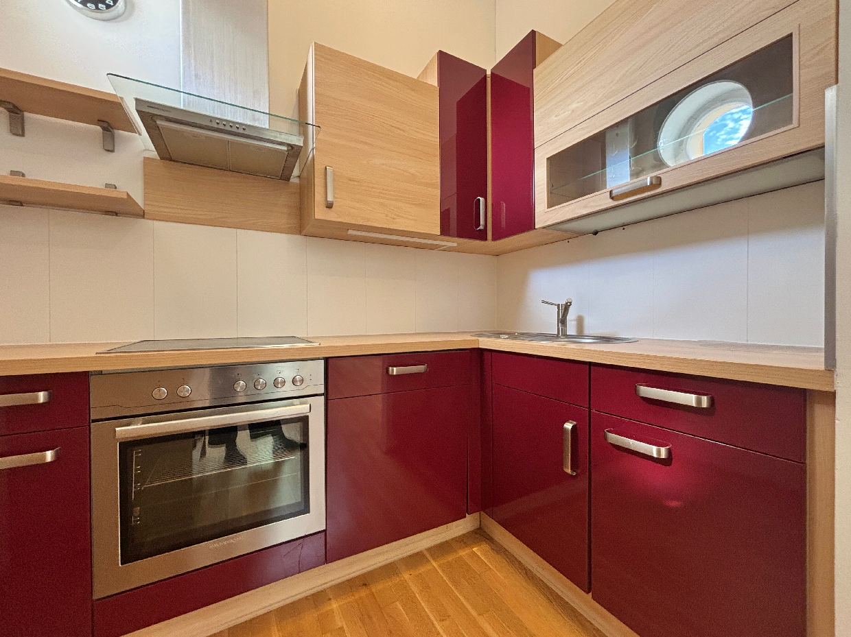 Historische Villa mit 3 DG-Einheiten inkl. Terrassen I 2012 DG Ausbau inkl. Lift I Gr�nlage /  / 2500&nbsp;Baden / Bild 2