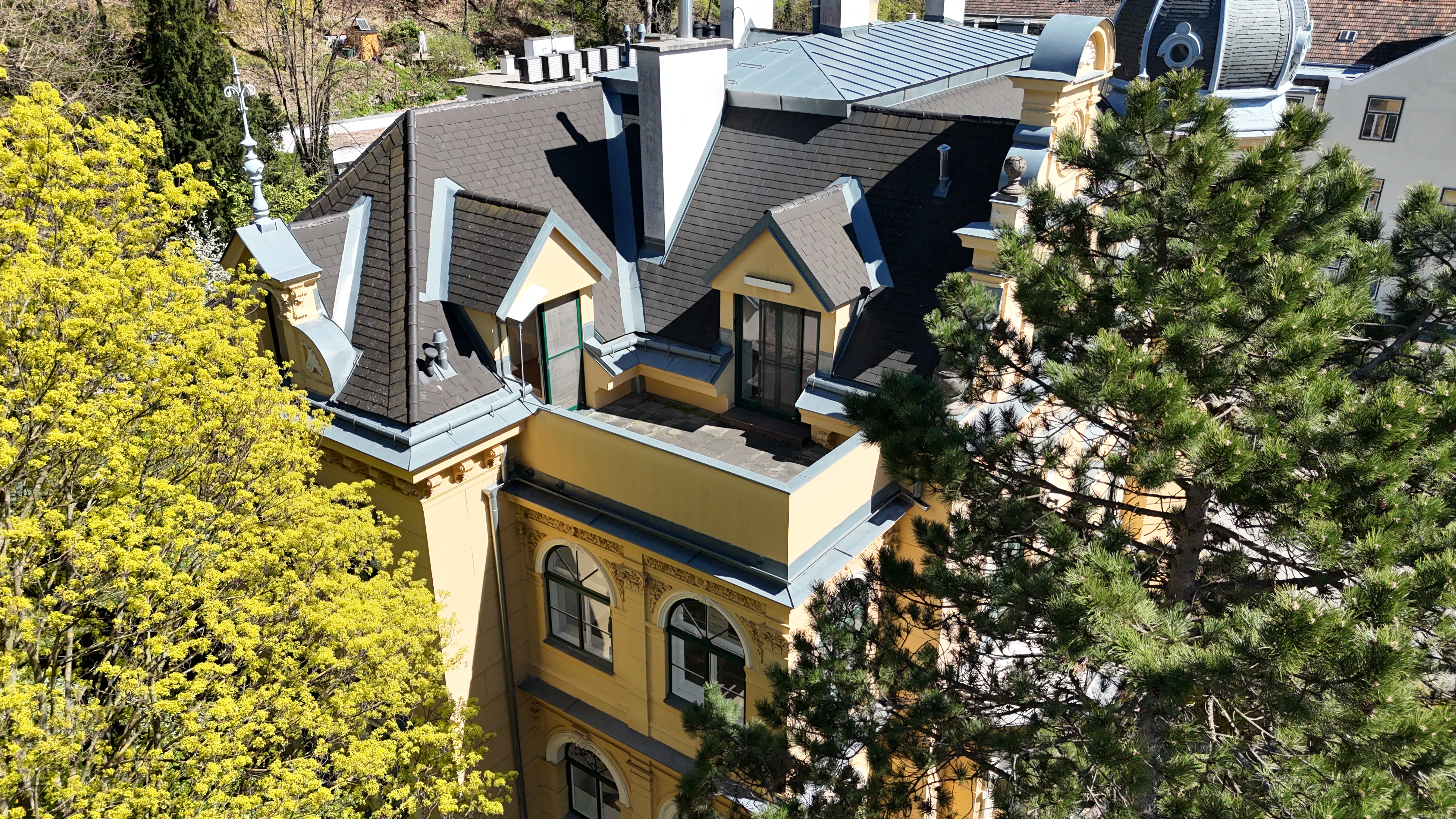 Historische Villa mit 3 DG-Einheiten inkl. Terrassen I 2012 DG Ausbau inkl. Lift I Gr�nlage /  / 2500&nbsp;Baden / Bild 2
