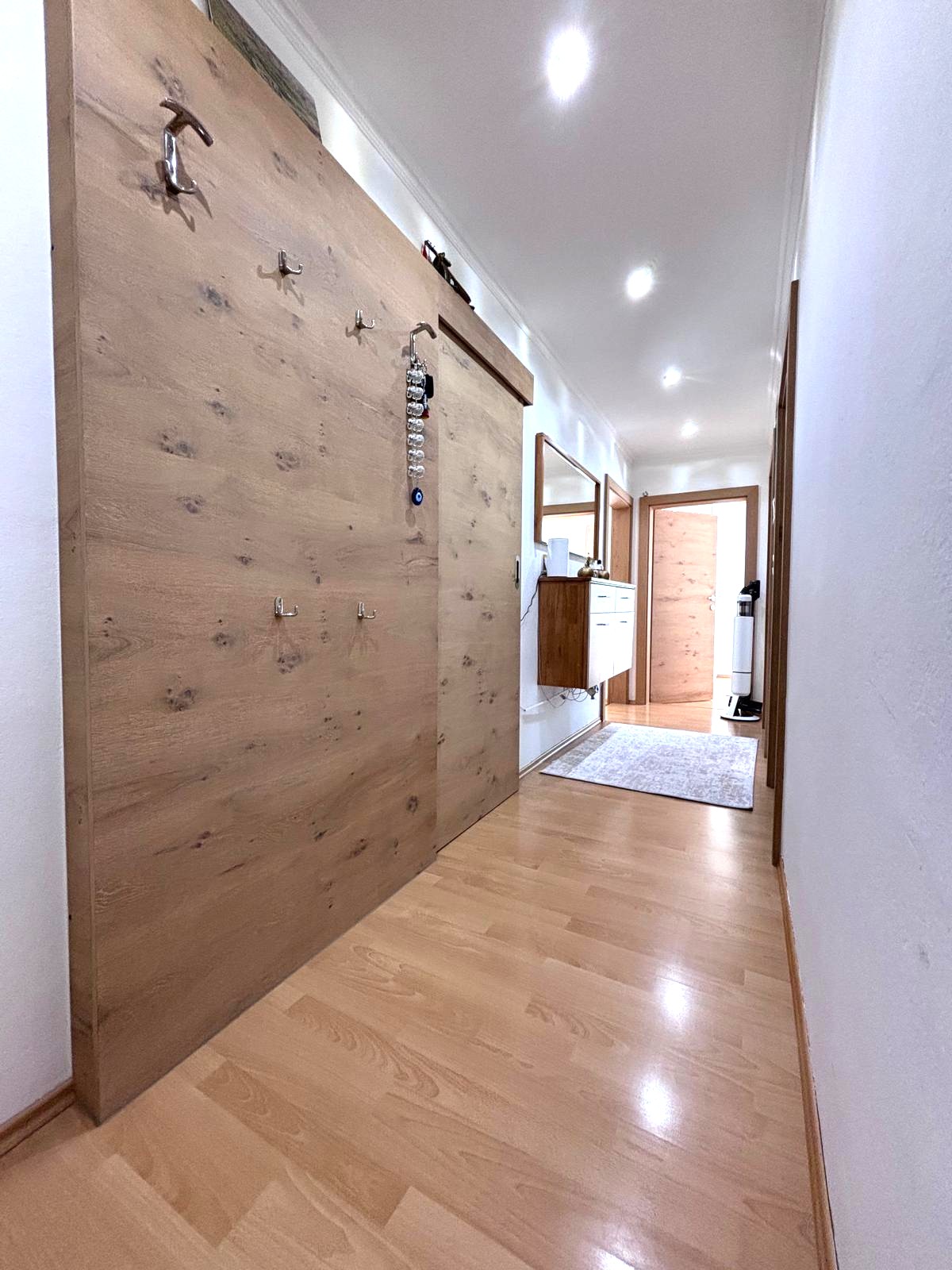 Eingang vom Zillertal - Wohnung mit 3 Schlafzimmern und 2 Badezimmer zu verkaufen /  / 6262 Schlitters / Bild 2