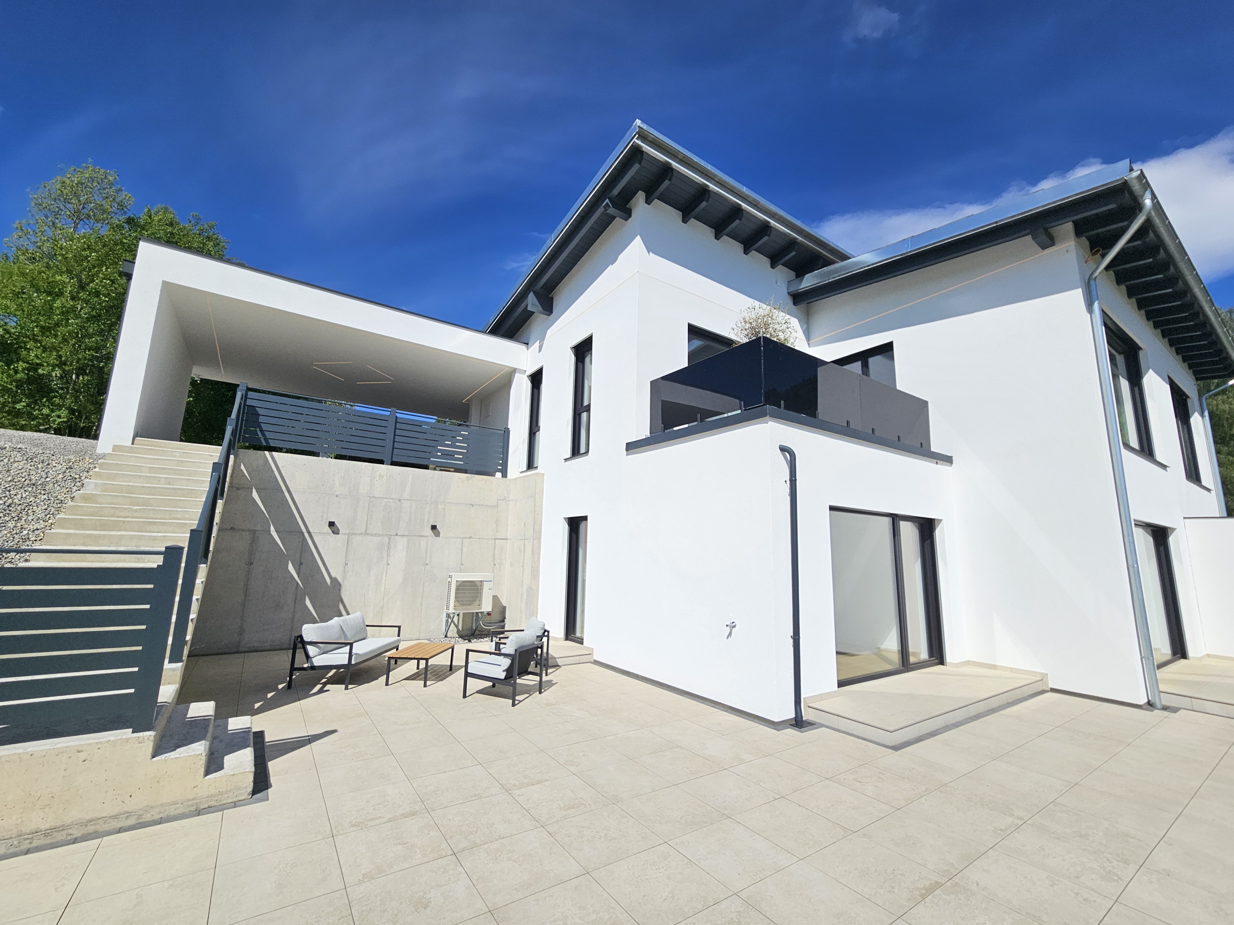 MODERN LIVING - Neuwertige Doppelhaush�lfte mit 2 Terrassen und Doppelcarport in ruhiger Aussichtslage  /  / 8605&nbsp;Kapfenberg / Bild 5