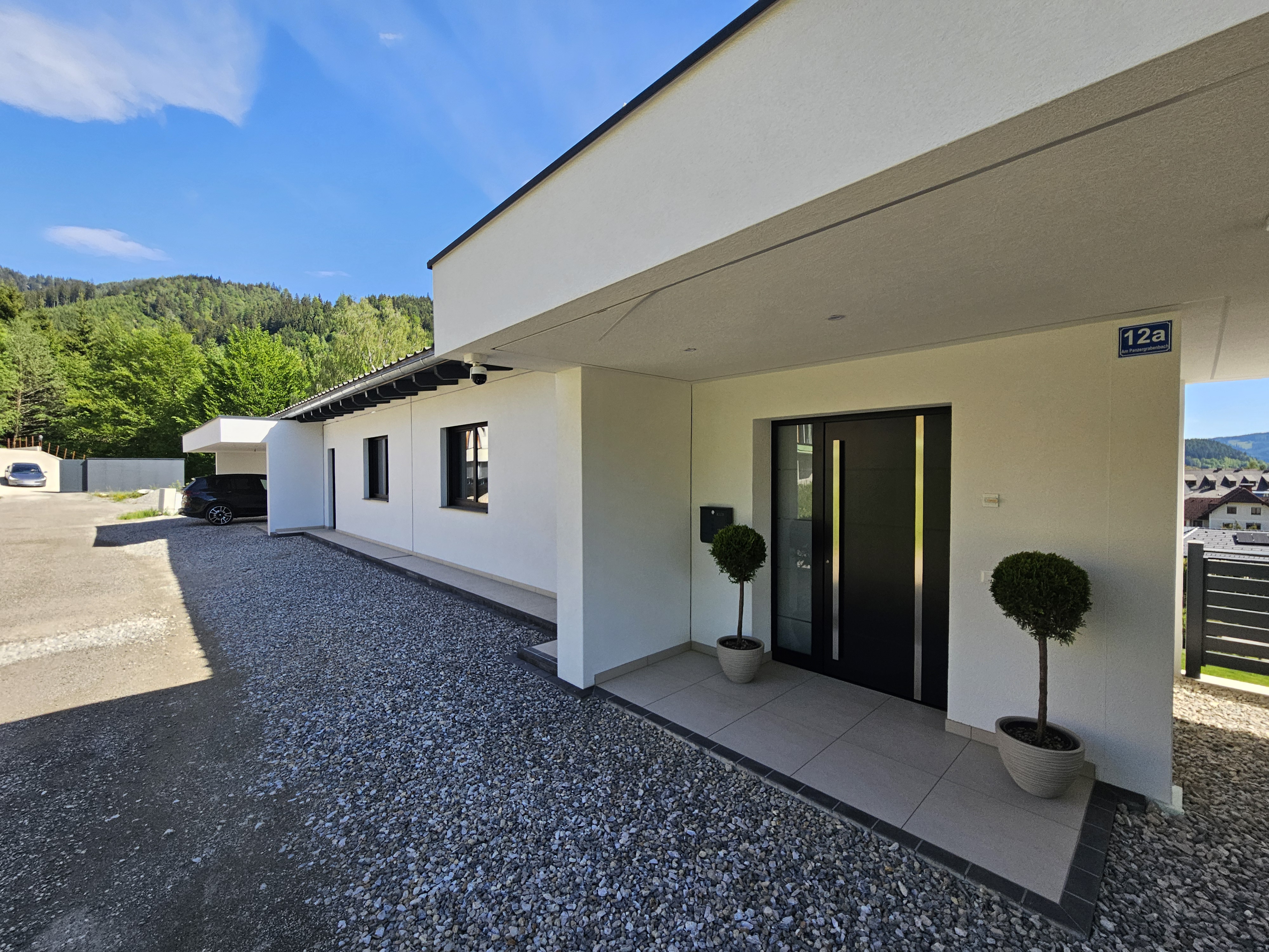 MODERN LIVING - Neuwertige Doppelhaush�lfte mit 2 Terrassen und Doppelcarport in ruhiger Aussichtslage  /  / 8605&nbsp;Kapfenberg / Bild 1