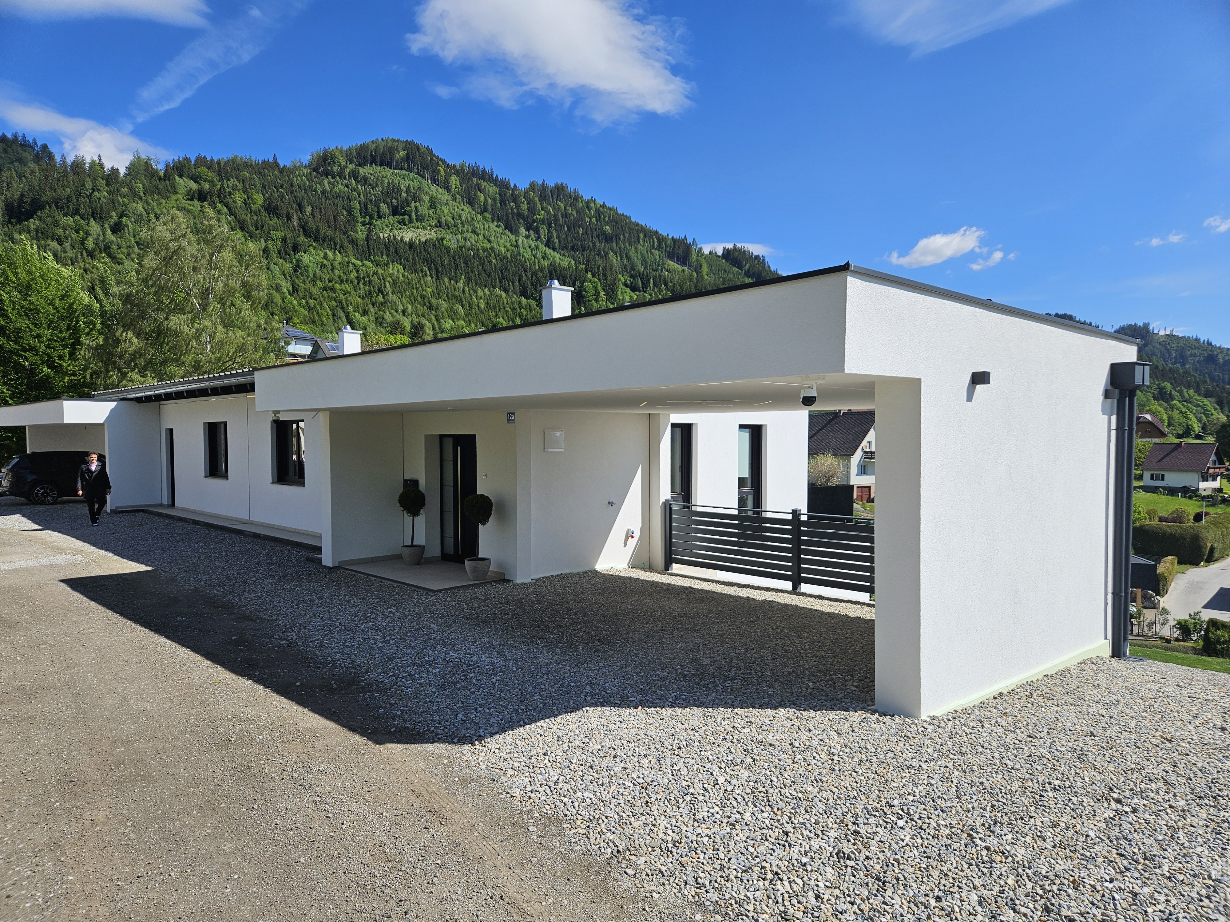 MODERN LIVING - Neuwertige Doppelhaush�lfte mit 2 Terrassen und Doppelcarport in ruhiger Aussichtslage  /  / 8605&nbsp;Kapfenberg / Bild 3