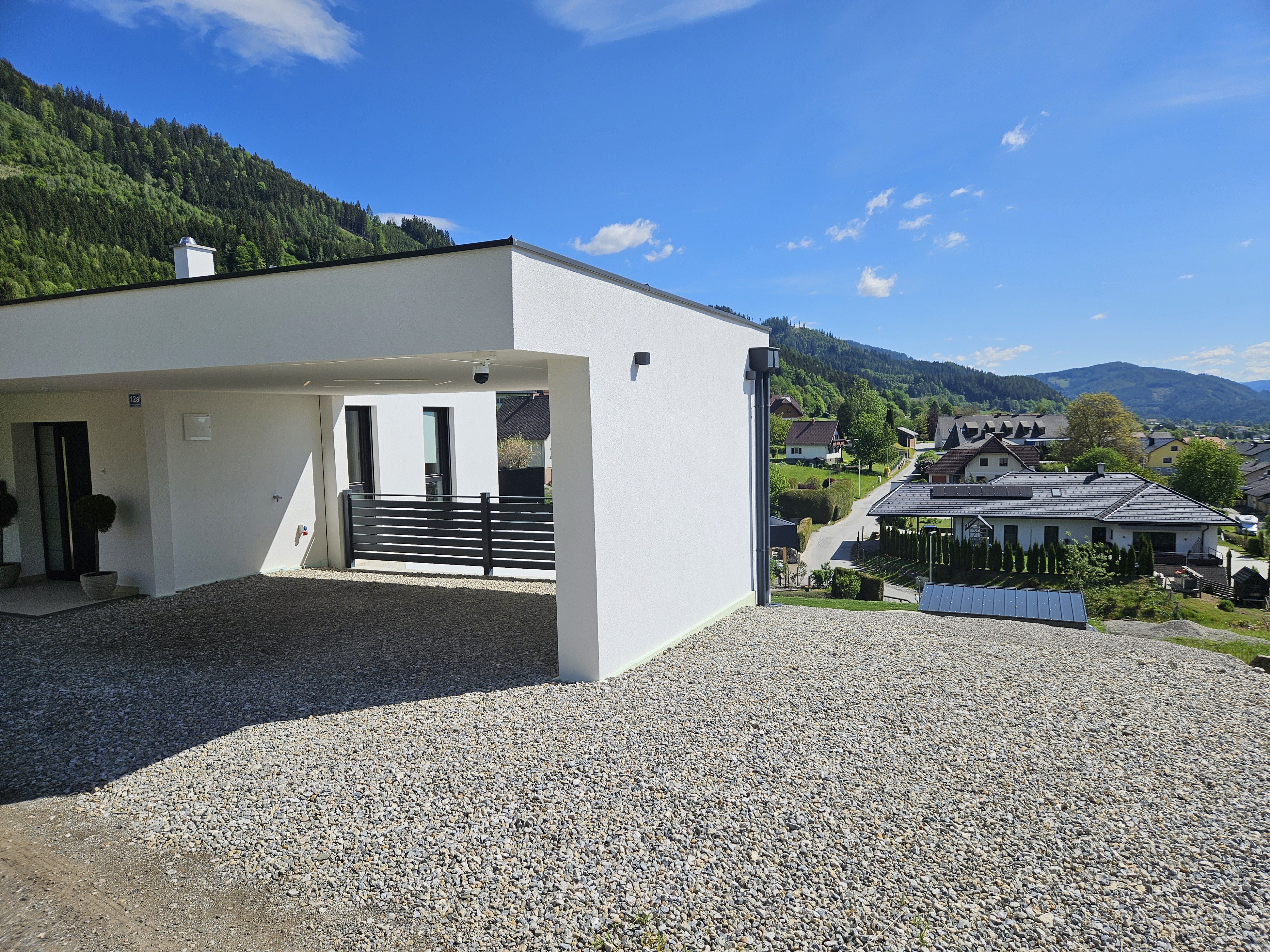 MODERN LIVING - Neuwertige Doppelhaush�lfte mit 2 Terrassen und Doppelcarport in ruhiger Aussichtslage  /  / 8605&nbsp;Kapfenberg / Bild 4