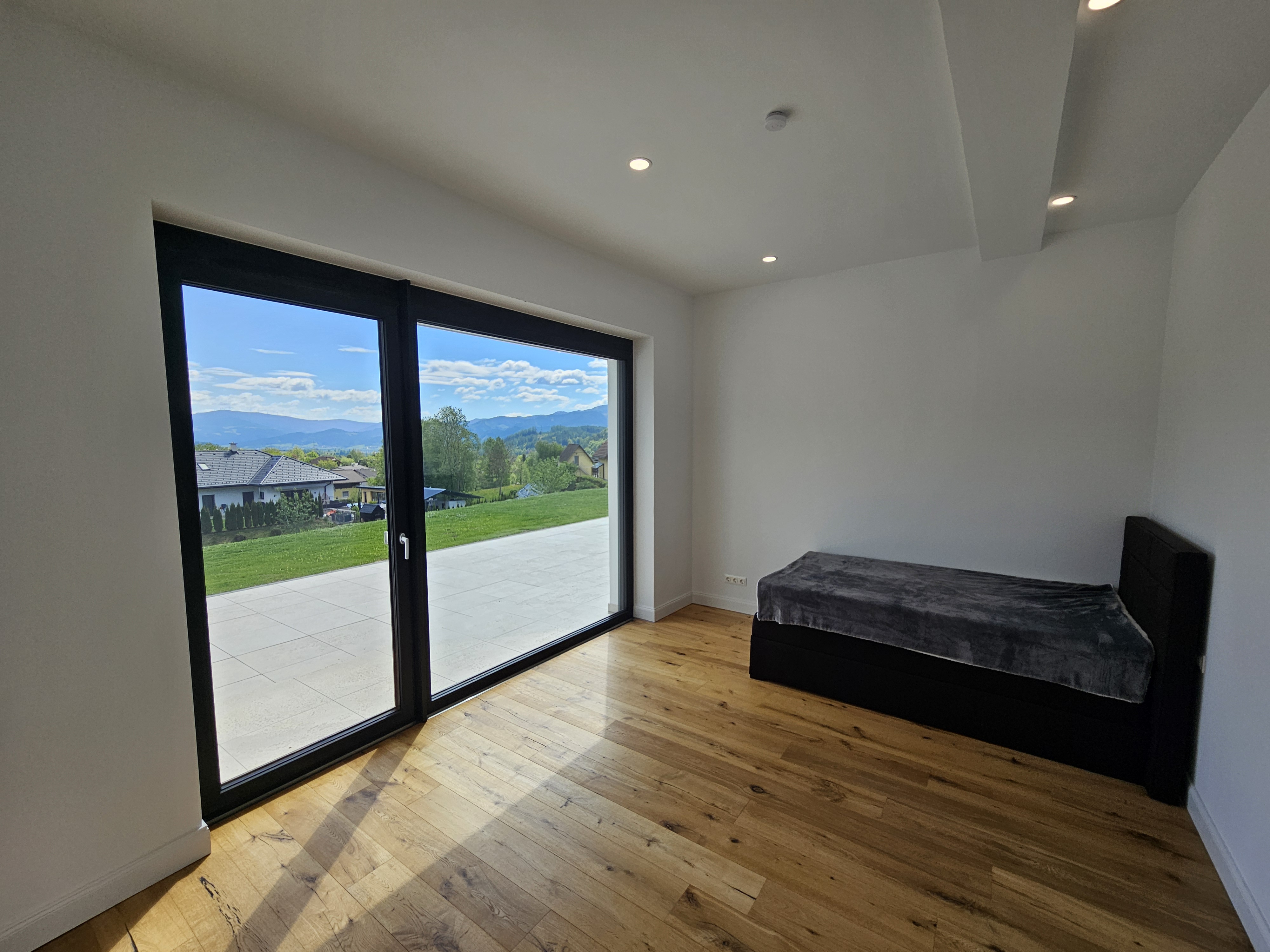 MODERN LIVING - Neuwertige Doppelhaush�lfte mit 2 Terrassen und Doppelcarport in ruhiger Aussichtslage  /  / 8605&nbsp;Kapfenberg / Bild 16