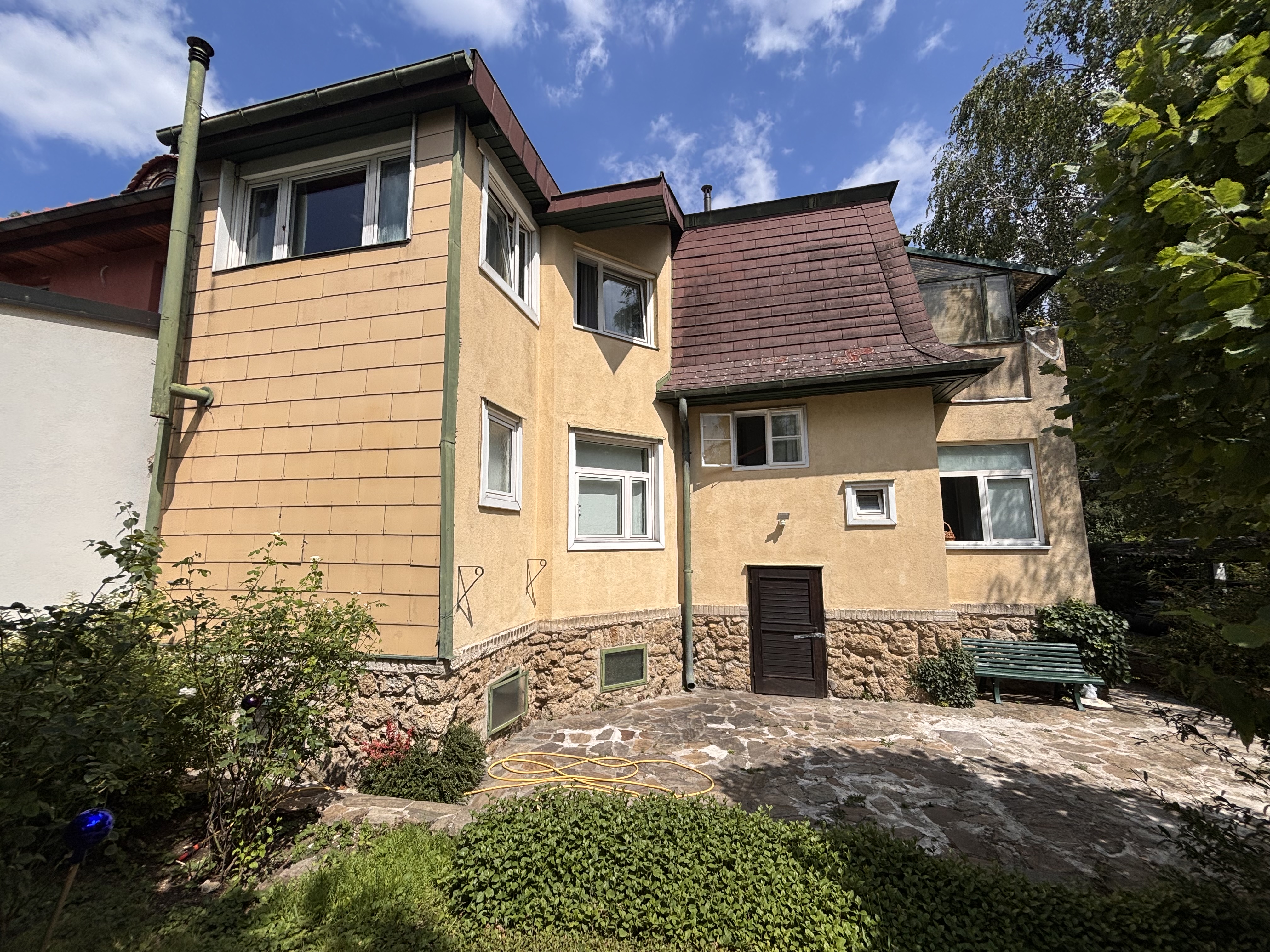 Spitzen-Investment in Liesing: Ideales Baugrundst�ck/Sanierungsobjekt mit attraktivem Preis dank Wohnrecht /  / 1230&nbsp;Wien / Bild 1