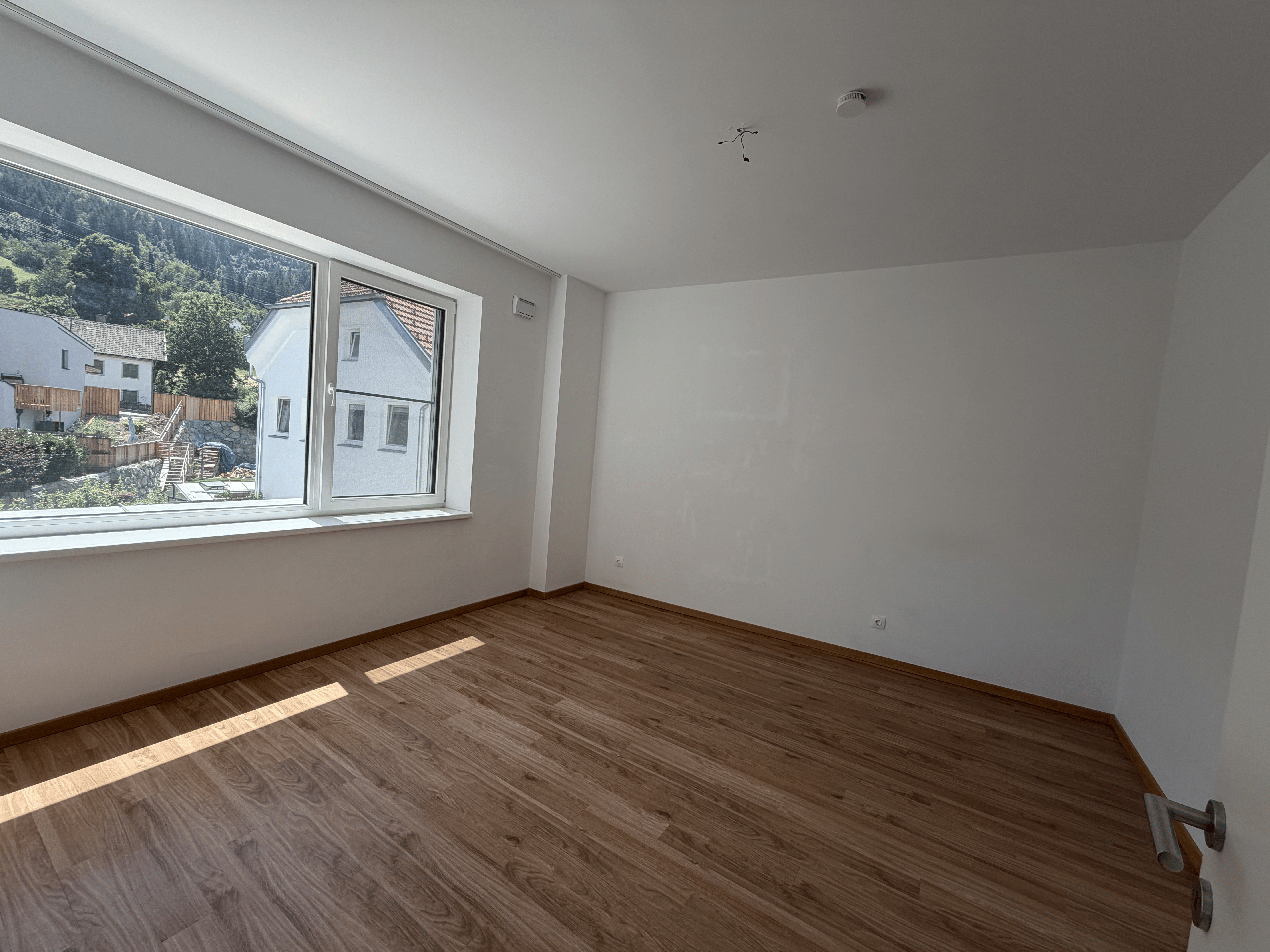 Neuwertige 3 Zimmer Wohnung mit gro�er S�dterrasse in Pfaffenhofen /  / 6405&nbsp;Pfaffenhofen / Bild 0