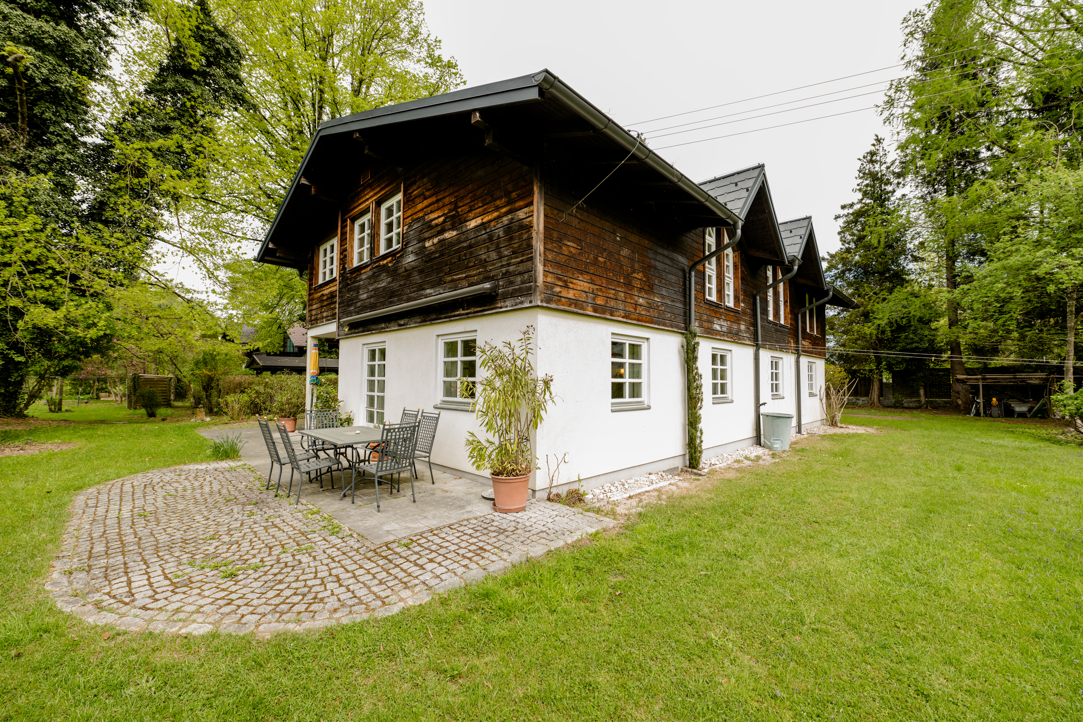 Ihr Zuhause am Mondsee ? charmanter Altbau auf gro�z�gigem Sonnengrundst�ck