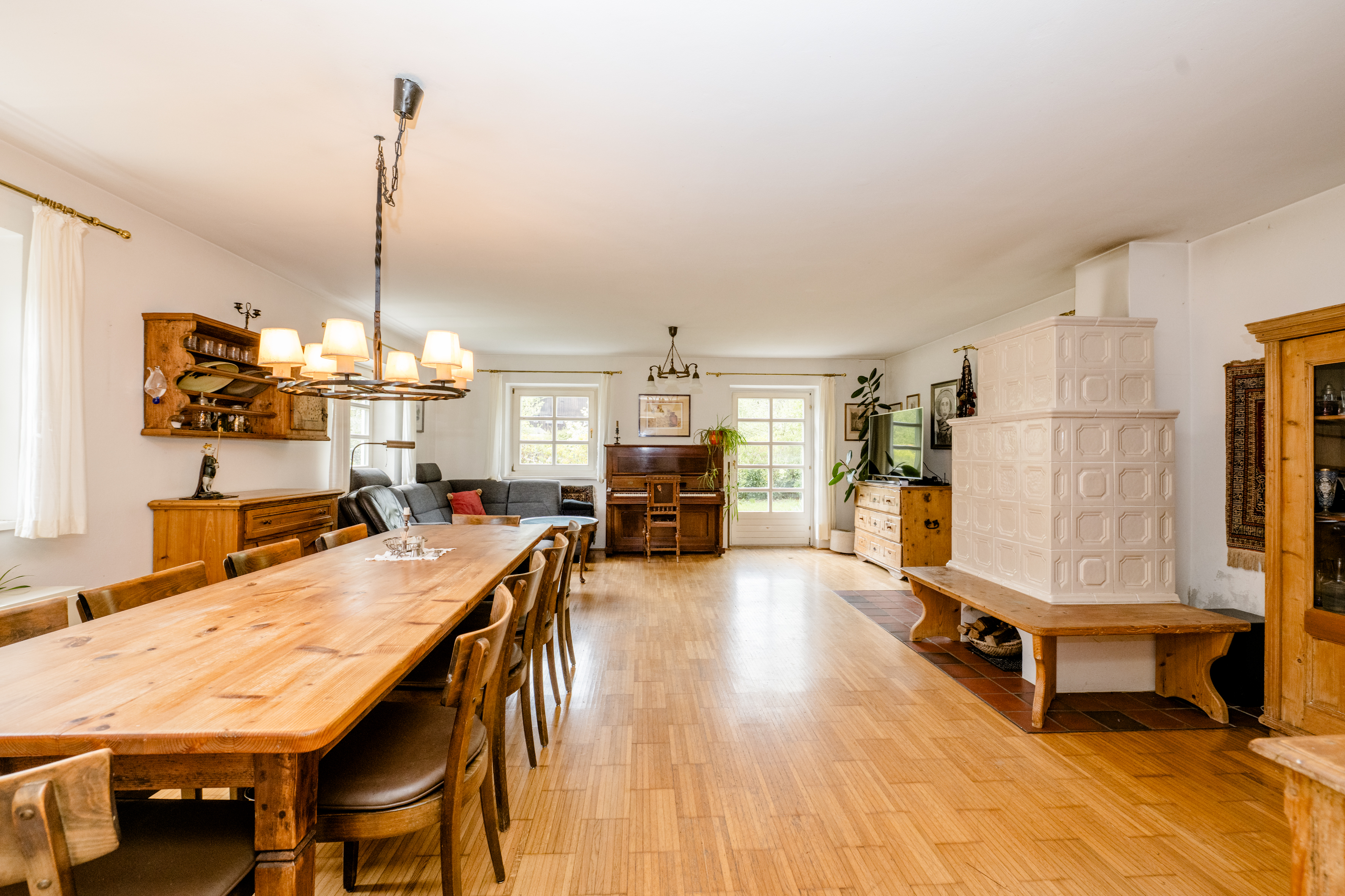 Ihr Zuhause am Mondsee ? charmanter Altbau auf gro�z�gigem Sonnengrundst�ck /  / 5310&nbsp;St. Lorenz / Bild 1